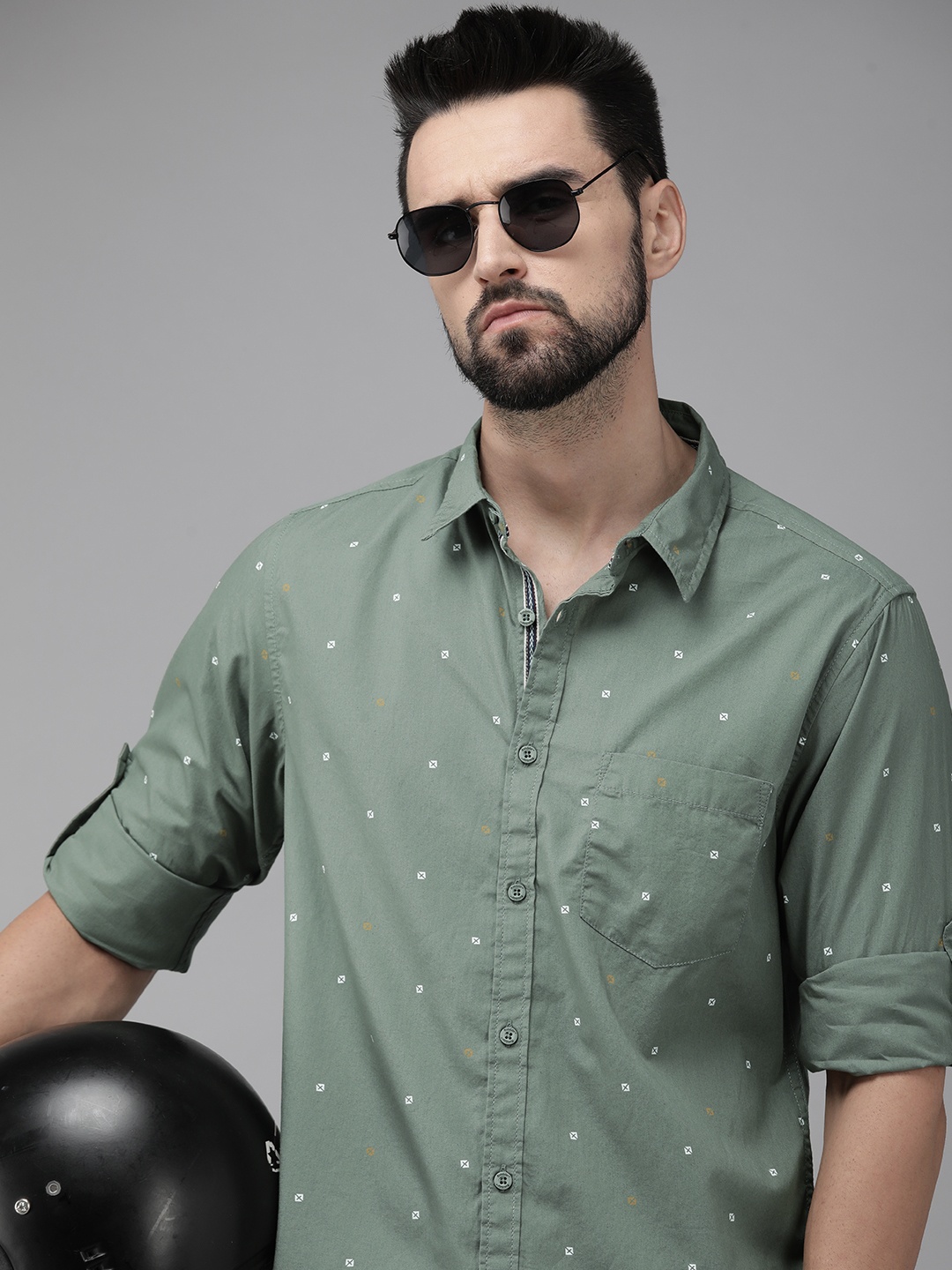 

The Roadster Lifestyle Co. Men Green & White Printed Pure Cotton Casual Shirt