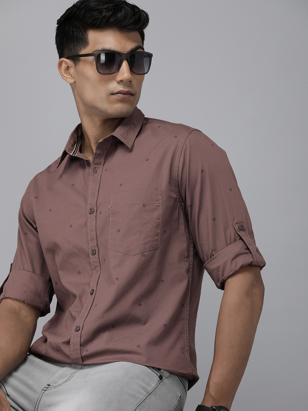 

Roadster Men Purple Conversational Printed Pure Cotton Casual Shirt
