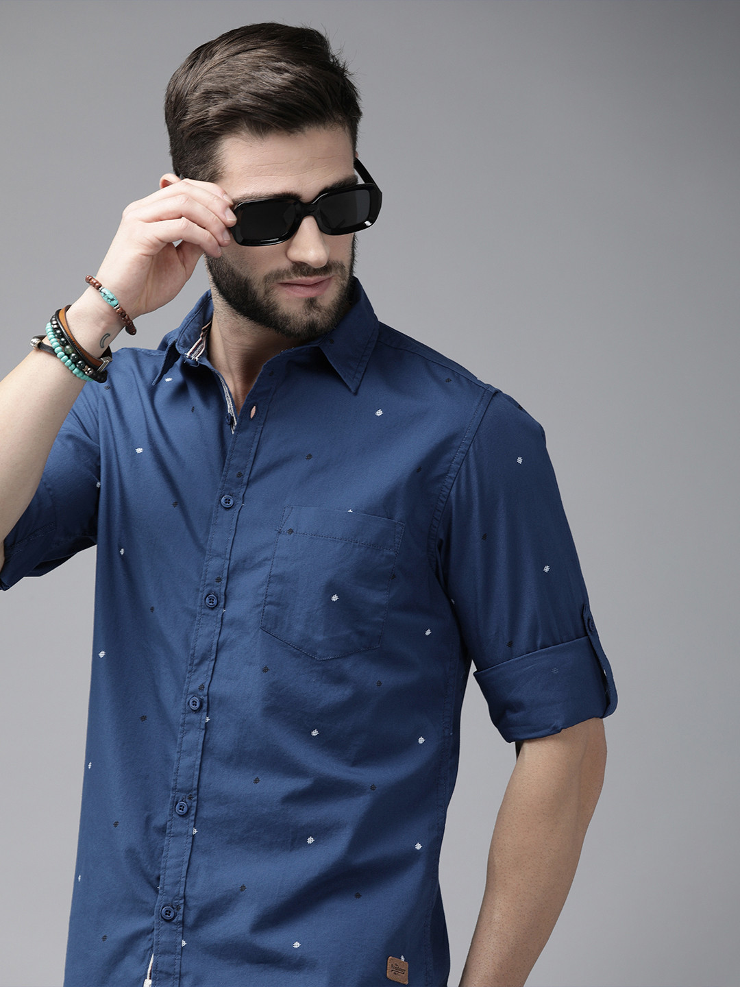 

The Roadster Lifestyle Co Men Blue & White Printed Casual Pure Cotton Shirt