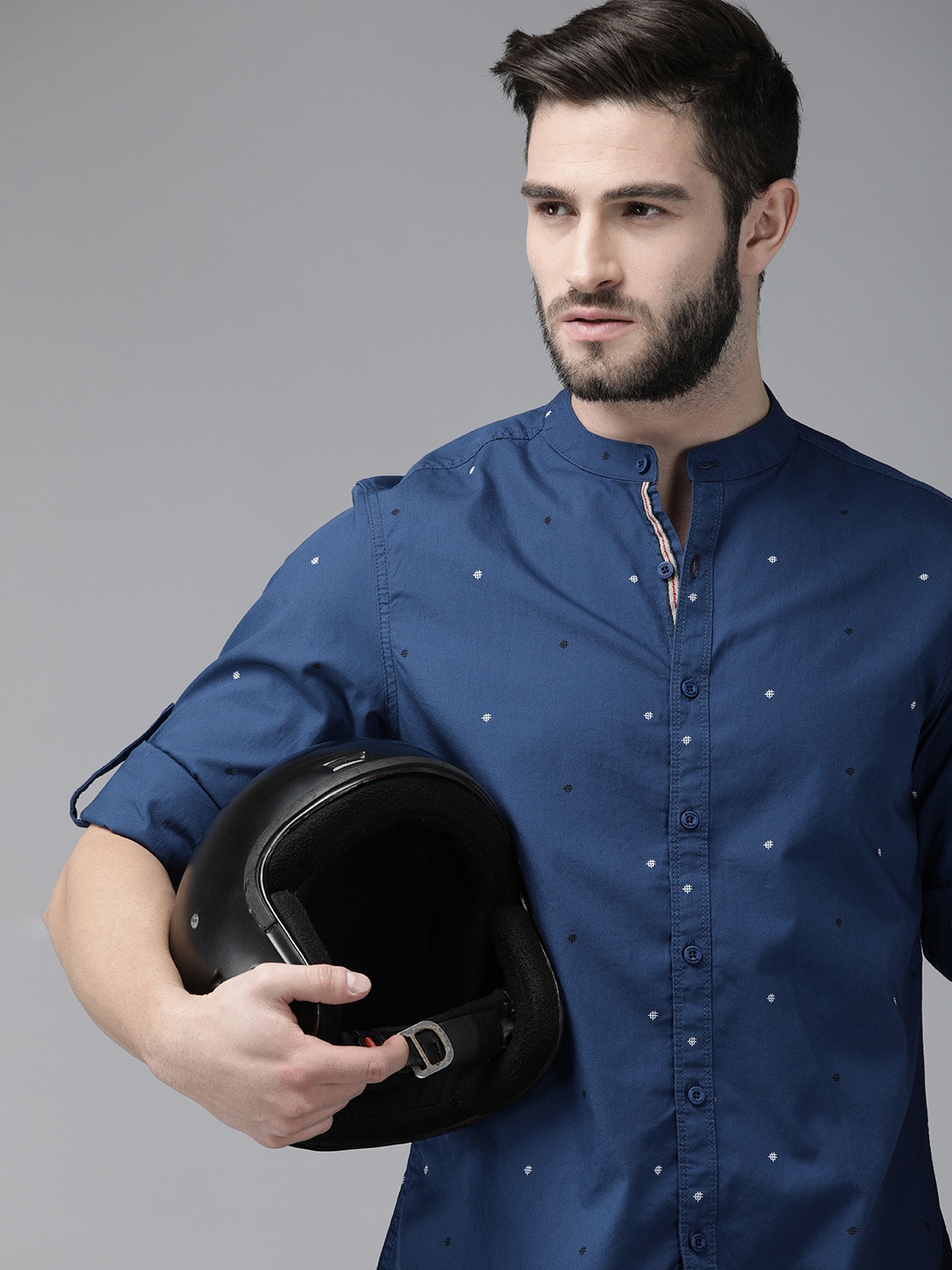 

The Roadster Lifestyle Co Men Blue & White Printed Casual Pure Cotton Shirt