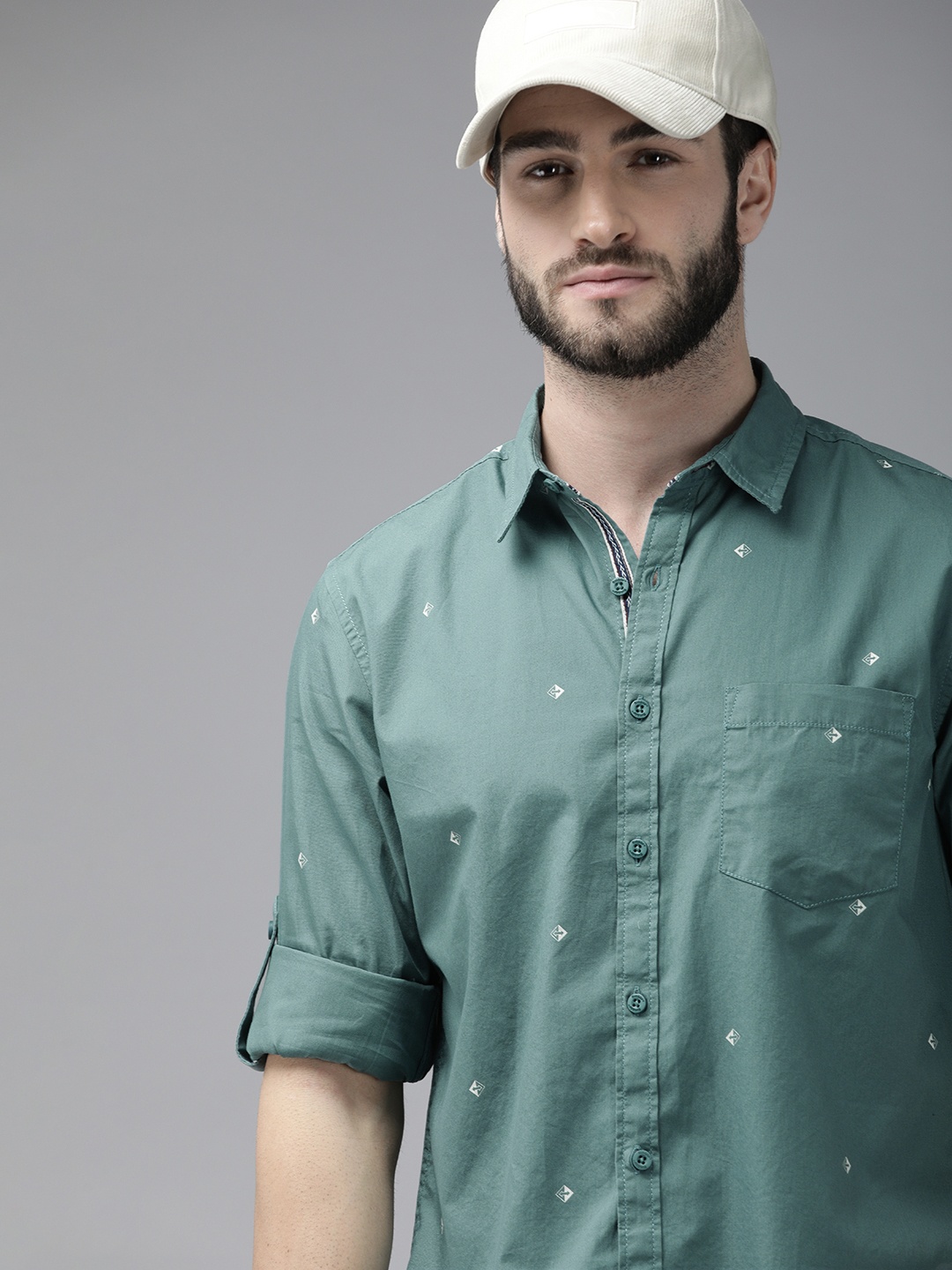 

Roadster Men Green Printed Pure Cotton Casual Shirt