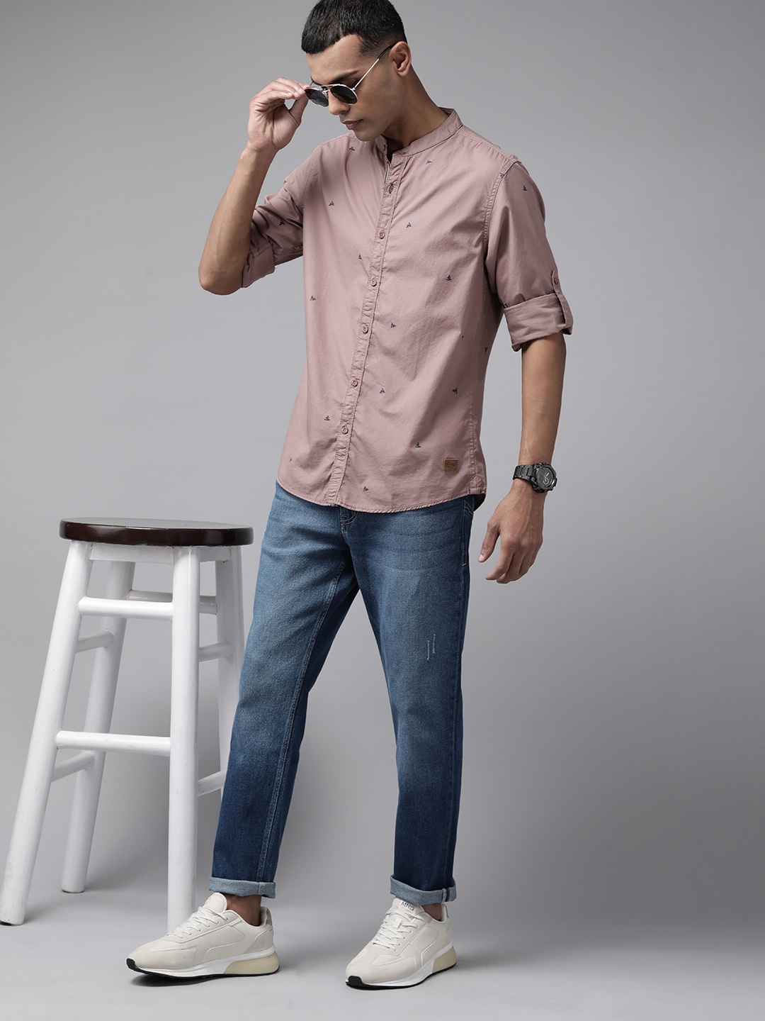 

The Roadster Lifestyle Co. Men Printed Pure Cotton Casual Shirt, Mauve