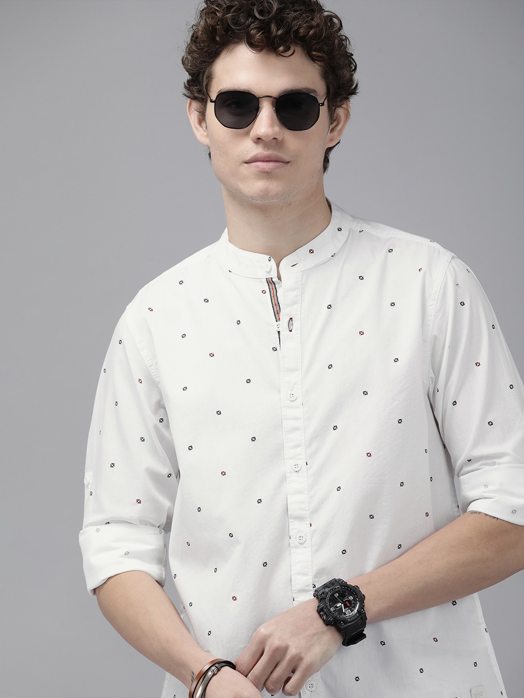 

Roadster Men White Geometric Printed Pure Cotton Casual Shirt