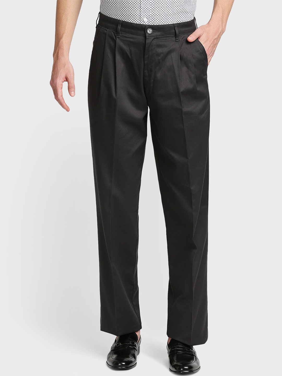 

ColorPlus Men Grey Solid Pleated Cotton Formal Trousers