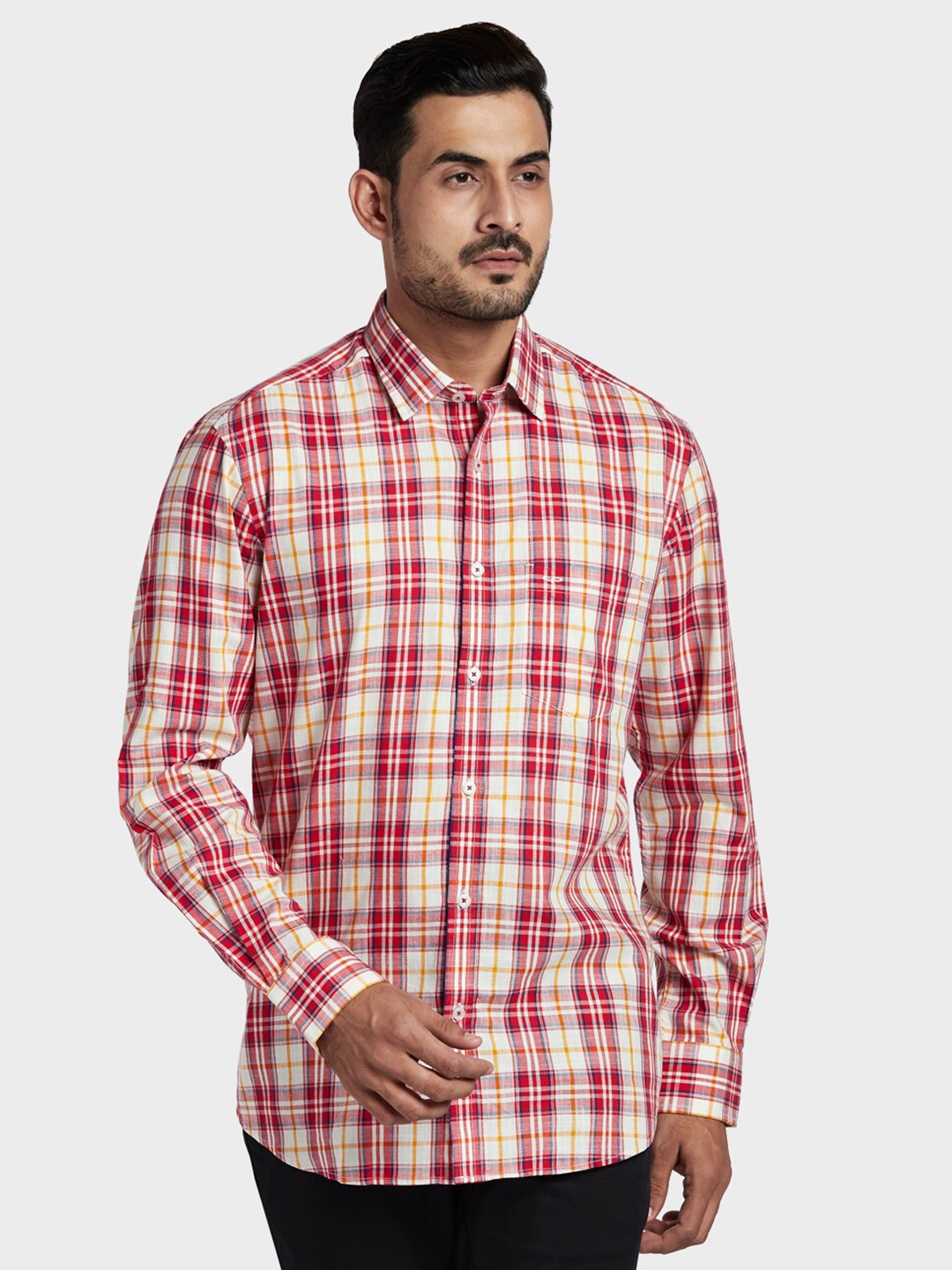 

ColorPlus Men Red Tailored Fit Tartan Checks Printed Cotton Casual Shirt