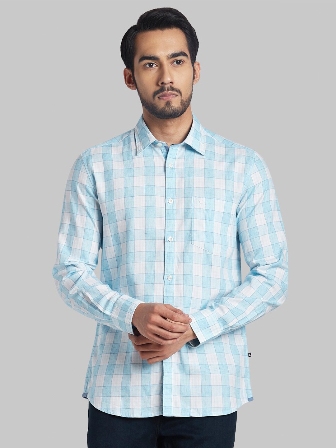 

Parx Men Blue Slim Fit Checked Casual Shirt