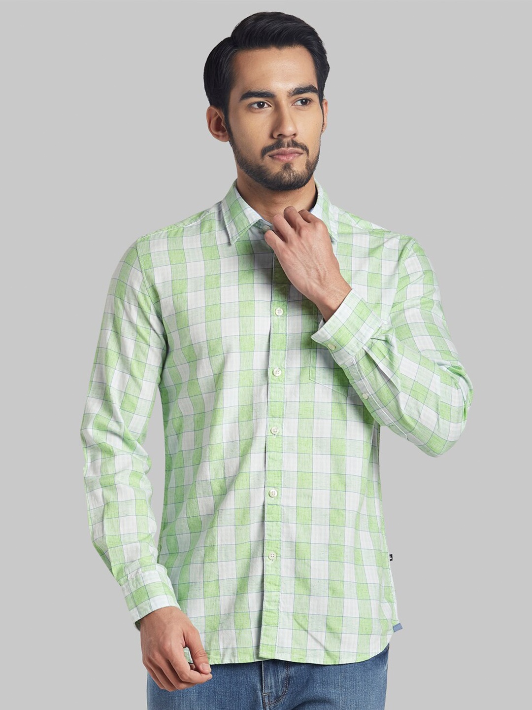 

Parx Men Green Slim Fit Checked Casual Shirt
