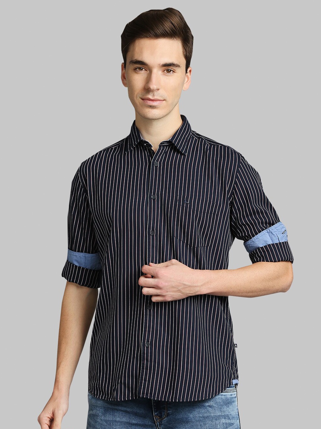 

Parx Men Navy Blue Slim Fit Striped Casual Shirt