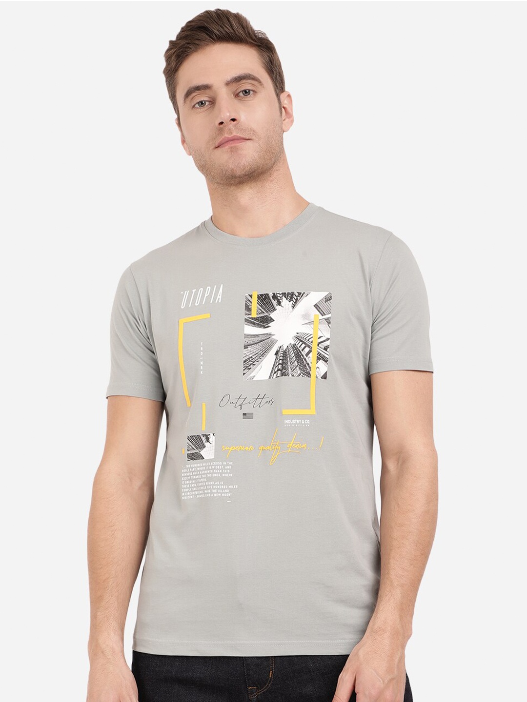

Greenfibre Men Grey Printed Slim Fit Outdoor T-shirt