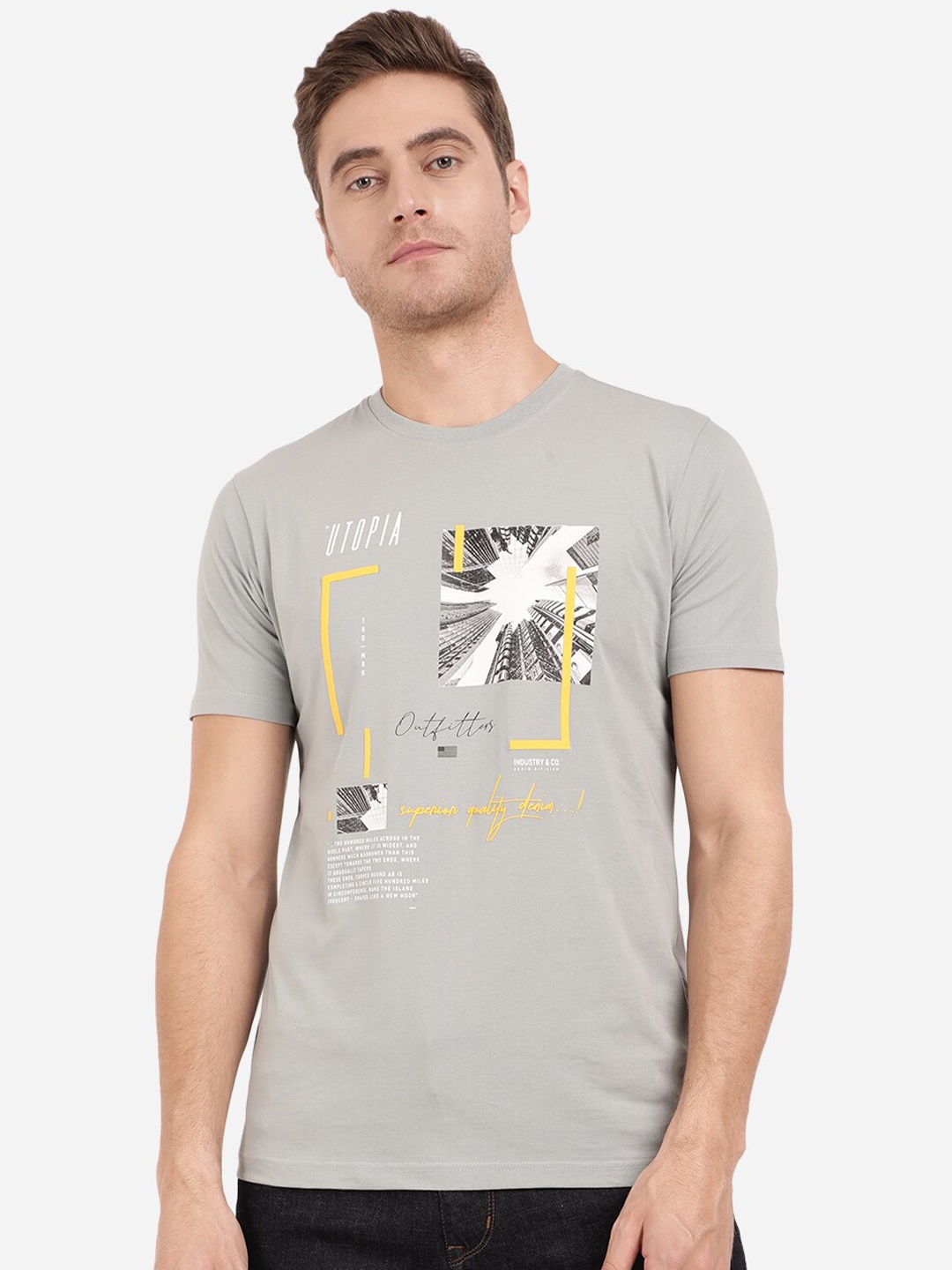 

Greenfibre Men Grey Graphic Printed Slim Fit Outdoor T-shirt