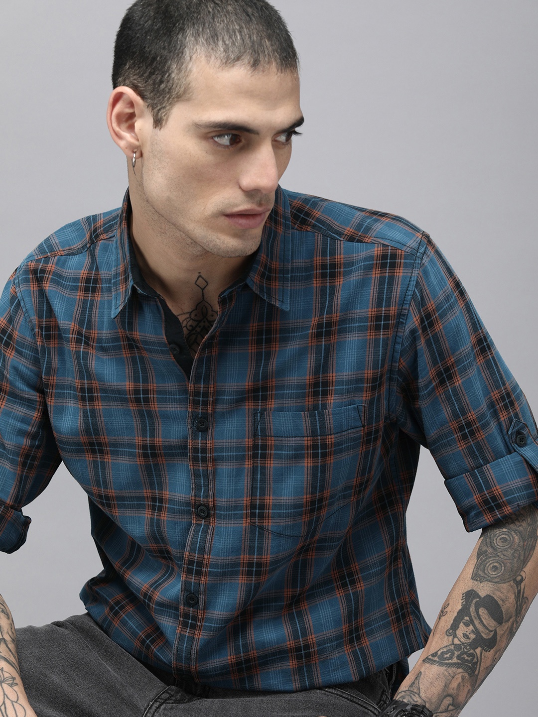 

The Roadster Lifestyle Co Men Blue & Orange Checked Pure Cotton Casual Shirt