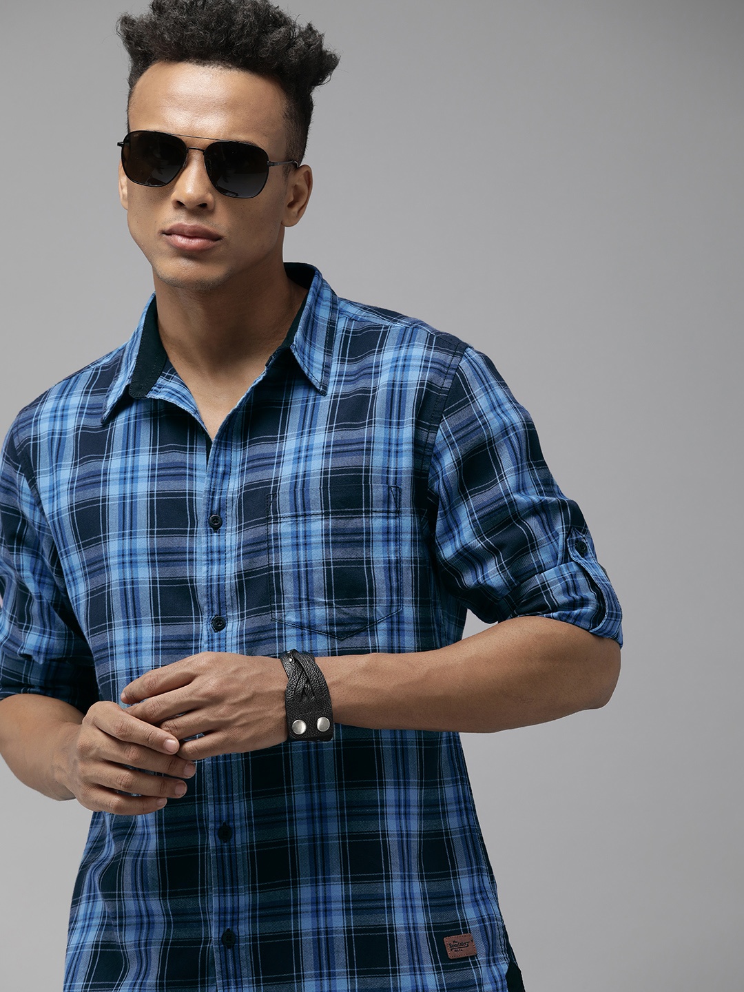 

Roadster Men Navy Blue Checked Pure Cotton Casual Shirt