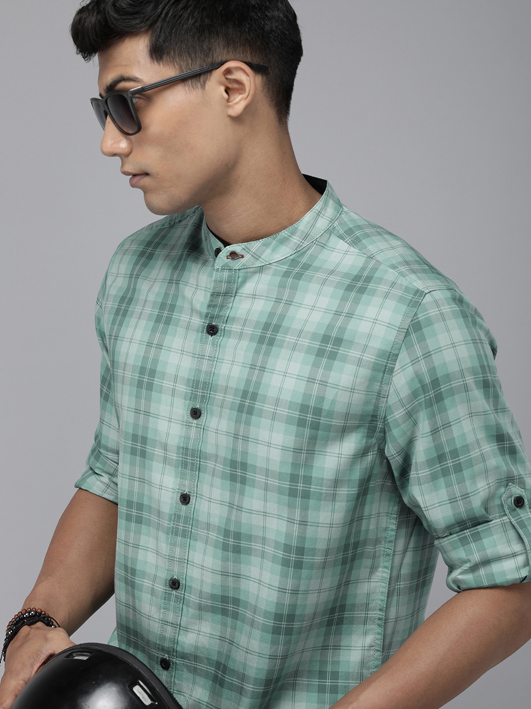 

Roadster Men Green And Off White Checked Pure Cotton Sustainable Casual Shirt