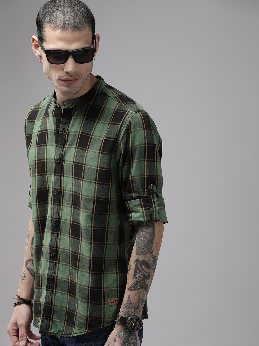 

The Roadster Lifestyle Co. Men Green & Black Checked Pure Cotton Casual Shirt