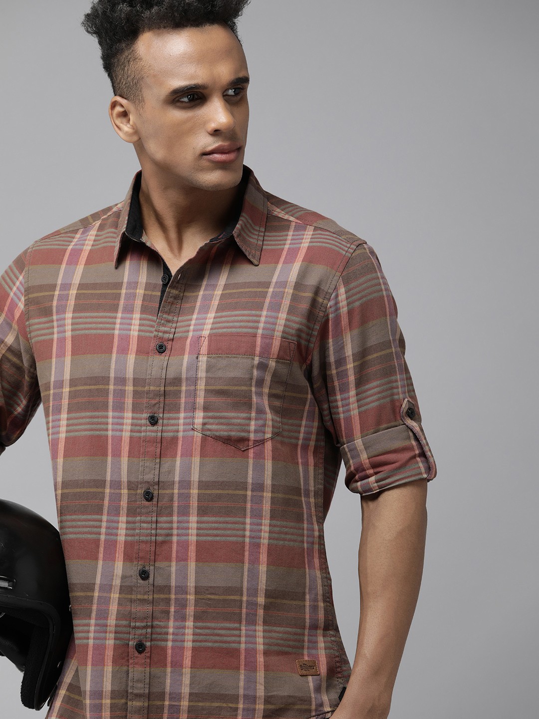 

The Roadster Lifestyle Co Men Olive And Rust Red Checked Pure Cotton Casual Shirt