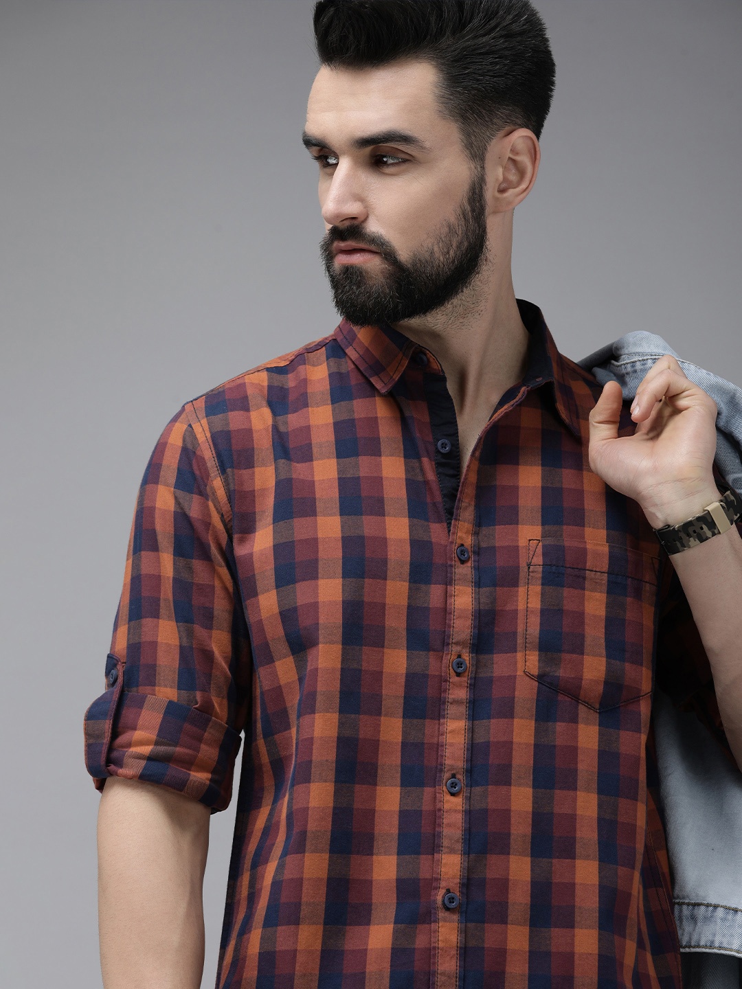 

The Roadster Lifestyle Co Men Brown & Navy Blue Checked Pure Cotton Casual Shirt