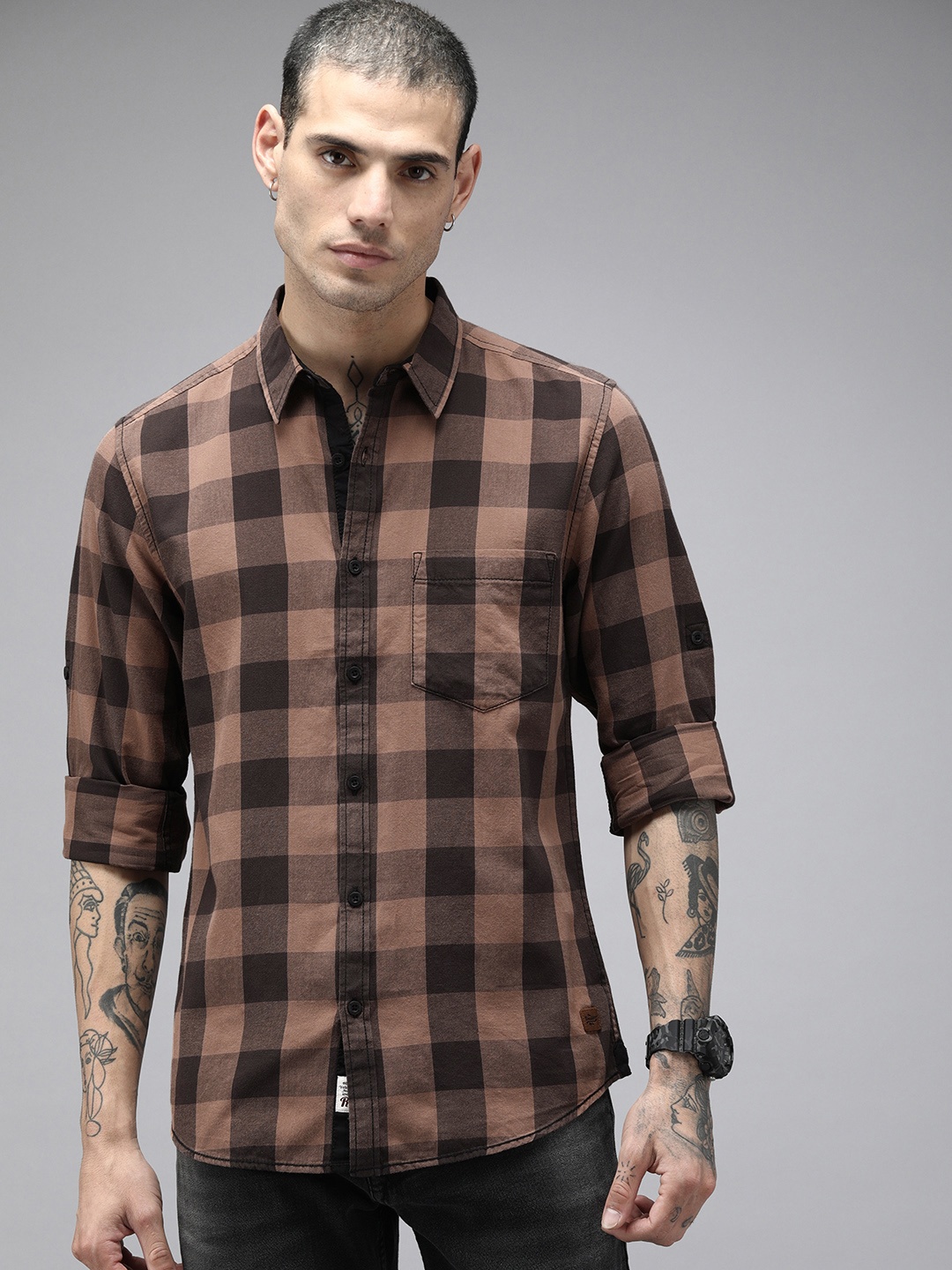 

The Roadster Lifestyle Co Men Brown Checked Pure Cotton Casual Shirt