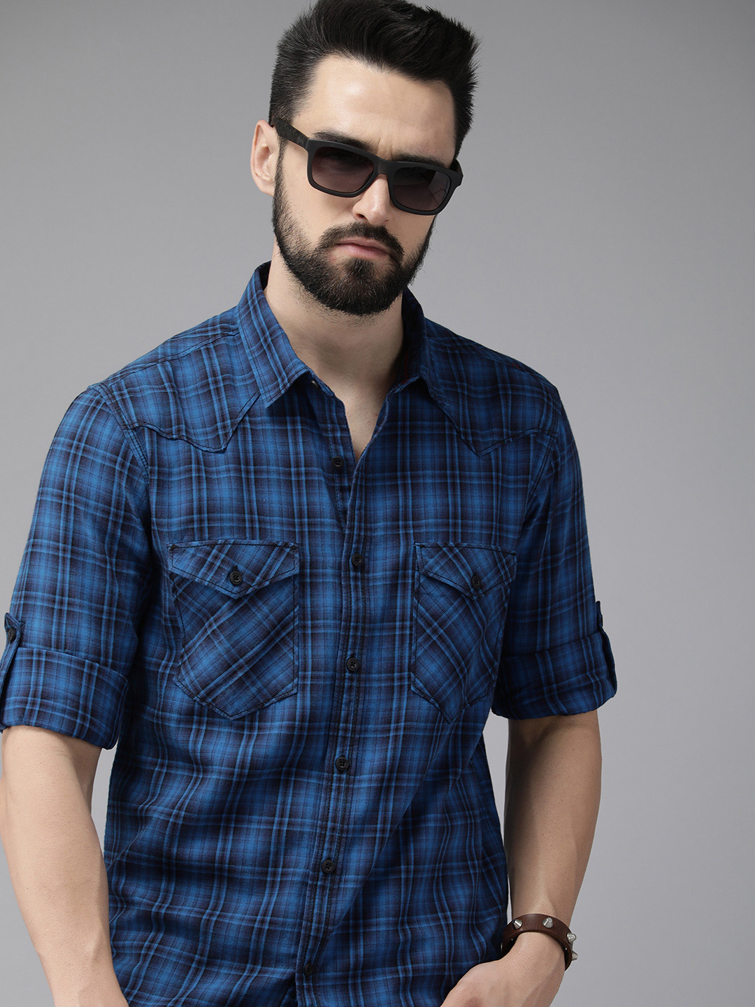

The Roadster Lifestyle Co. Men Blue Checked Pure Cotton Casual Shirt