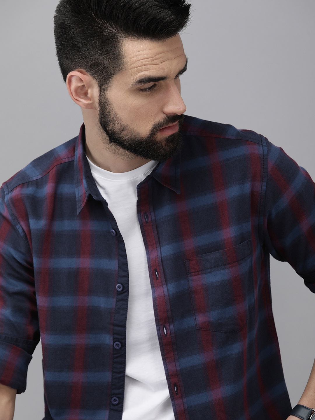 

Roadster Men Navy Blue & Red Checked Pure Checked Casual Shirt