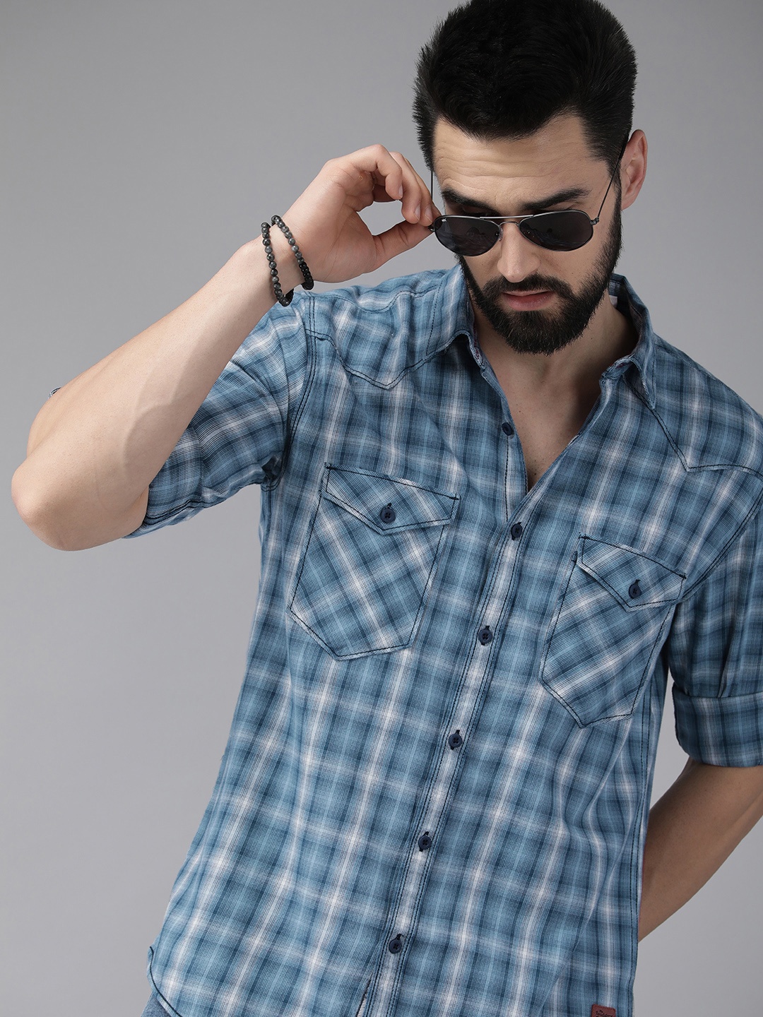 

The Roadster Lifestyle Co. Men Blue & White Checked Pure Cotton Casual Shirt