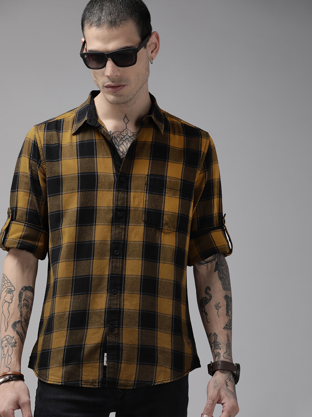 

The Roadster Lifestyle Co Men Mustard And Navy Blue Checked Pure Cotton Casual Shirt
