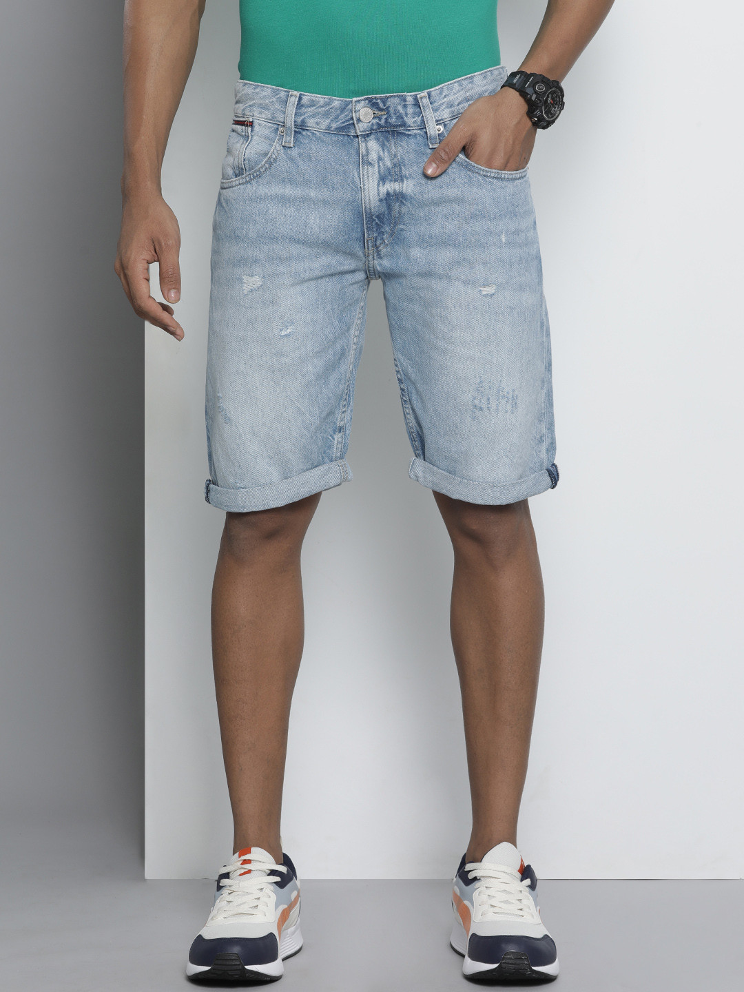 

Tommy Hilfiger Men Blue Washed & Distressed Ronnie Relaxed Fit Pure Cotton Denim Shorts
