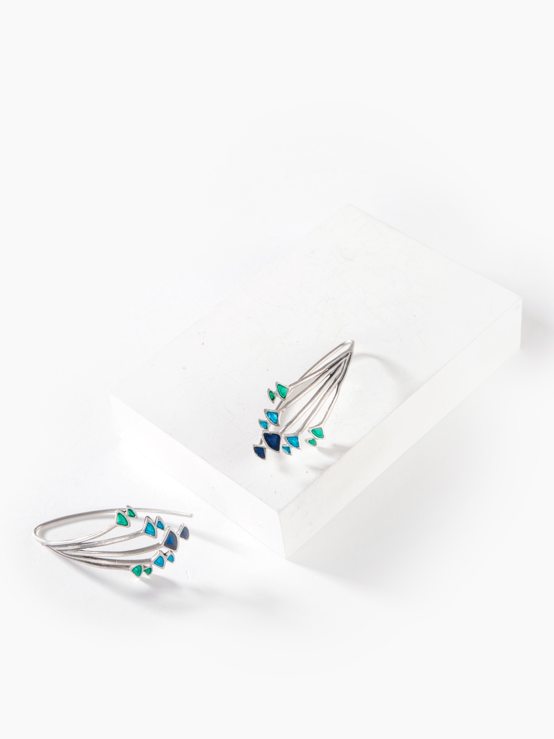 

SHAYA Silver-Toned & Blue Contemporary Studs Earrings