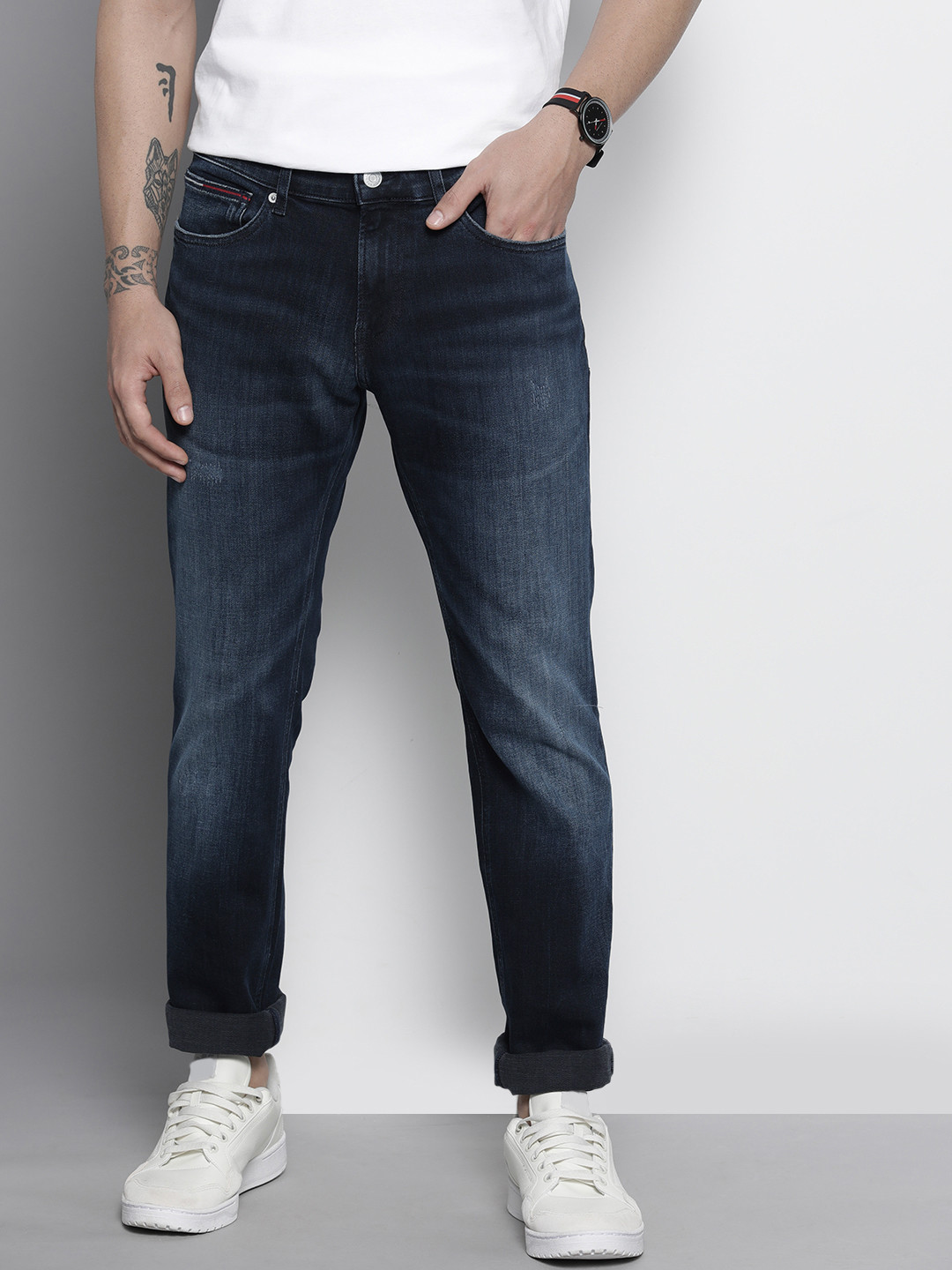 

Tommy Hilfiger Men Blue Scanton Slim Fit Low Distress Light Fade Stretchable Jeans