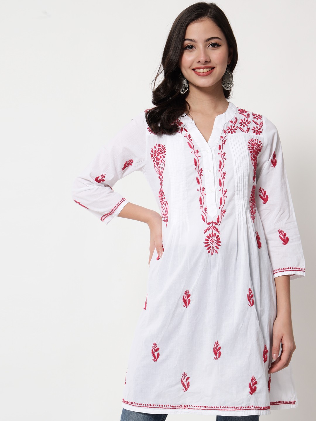 

PARAMOUNT CHIKAN Women White & Red Hand Embroidered Chikankari Cotton Tunic