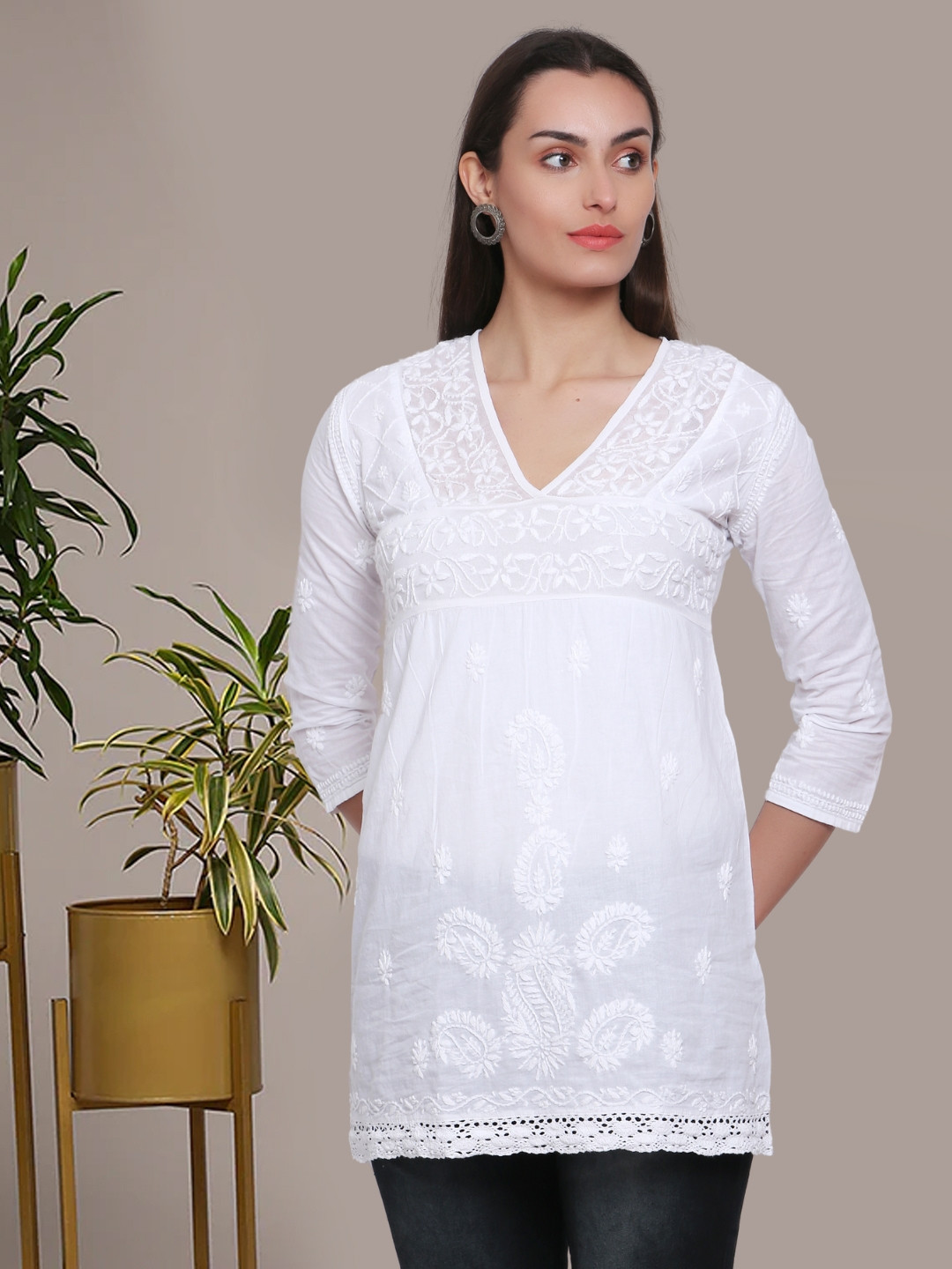 

PARAMOUNT CHIKAN Women Embroidered Lucknowi Chikankari Cotton Tunic, White