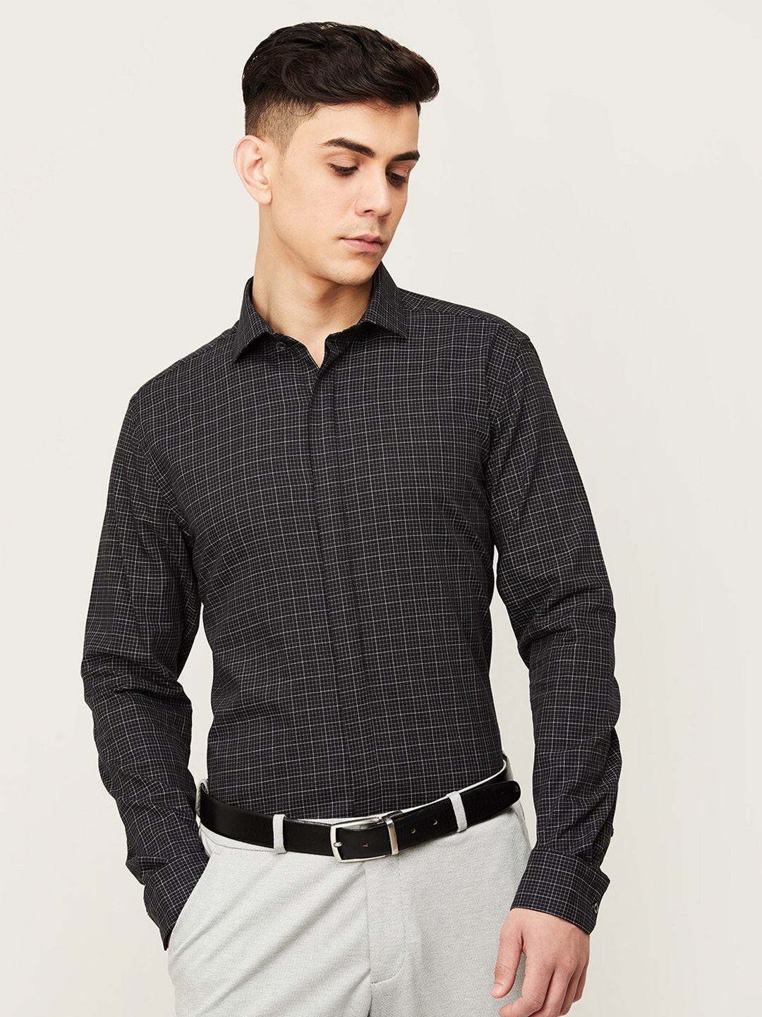 

CODE by Lifestyle Men Black Slim Fit Grid Tattersall Checked Cotton Semiformal Shirt