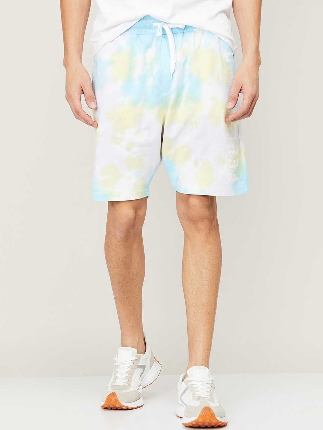 

SmileyWorld Men Blue & Yellow Tie & Dye Printed Cotton Shorts