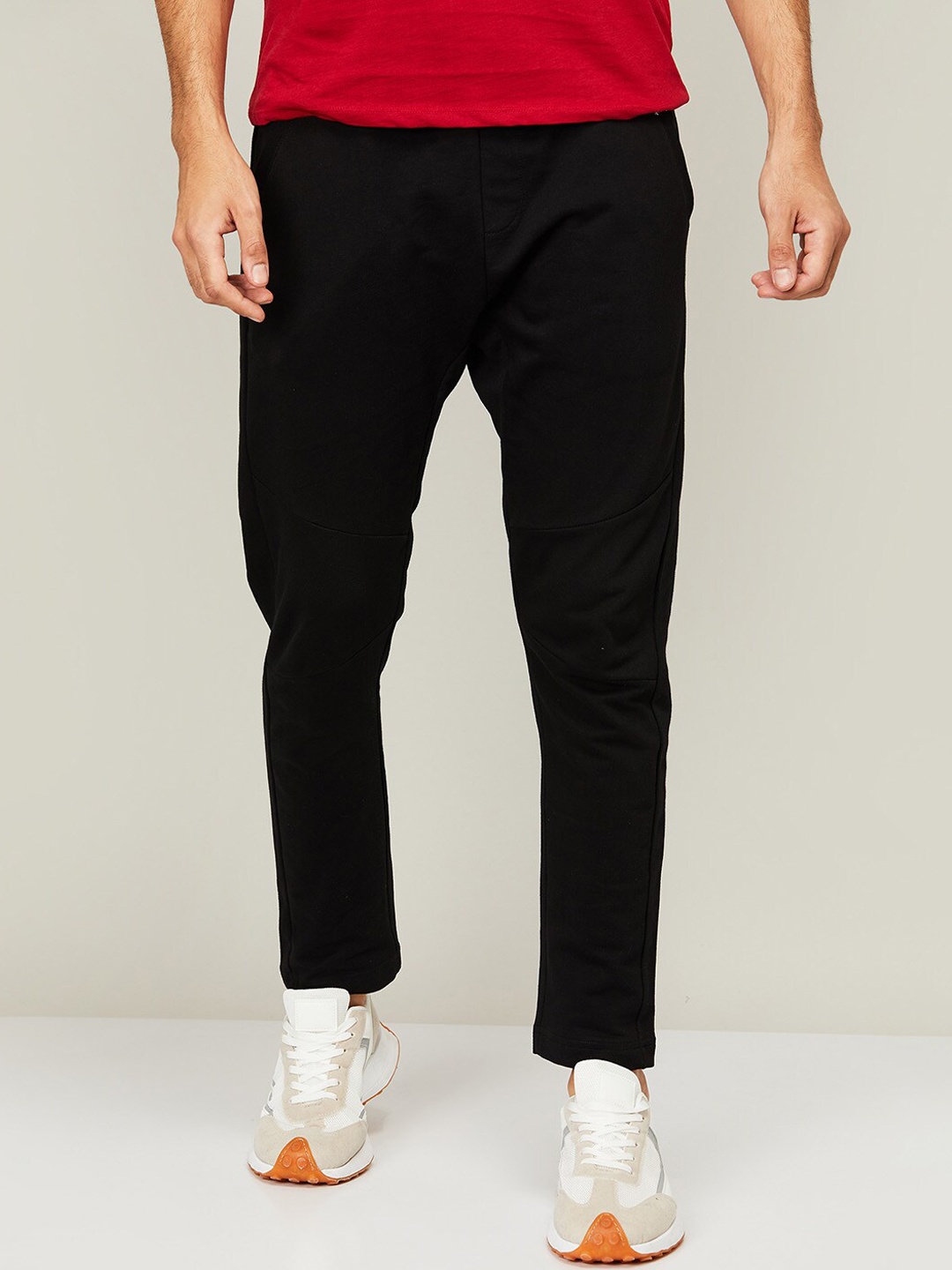 

Bossini Men Black Solid Track Pants