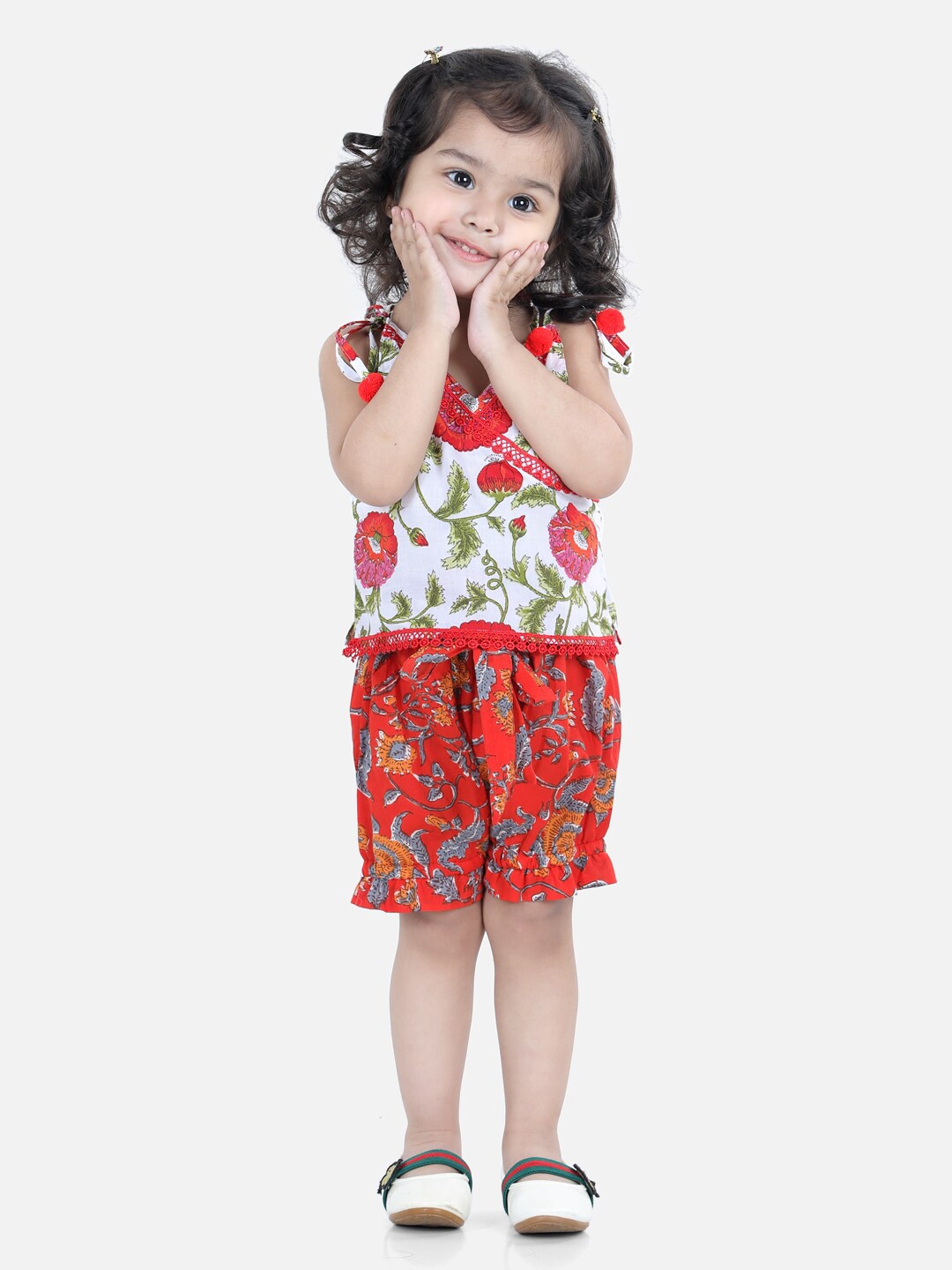 

BownBee Girls White & Orange Printed Clothing Set