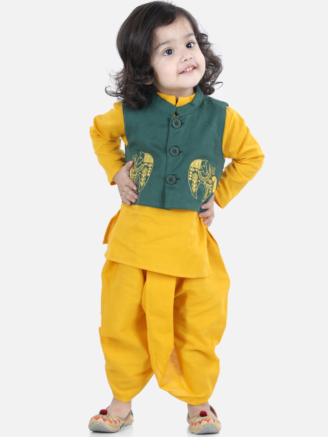 

BownBee Boys Green & Yellow Embroidered Pure Cotton Kurta with Dhoti Pants