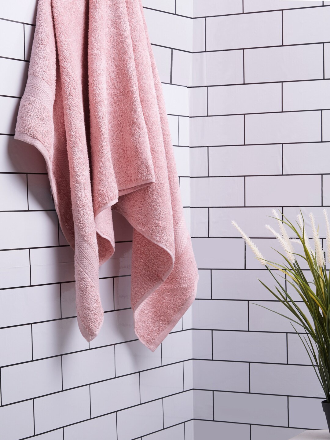 

SPACES Peach Solid 450 GSM Cotton Bath Towel