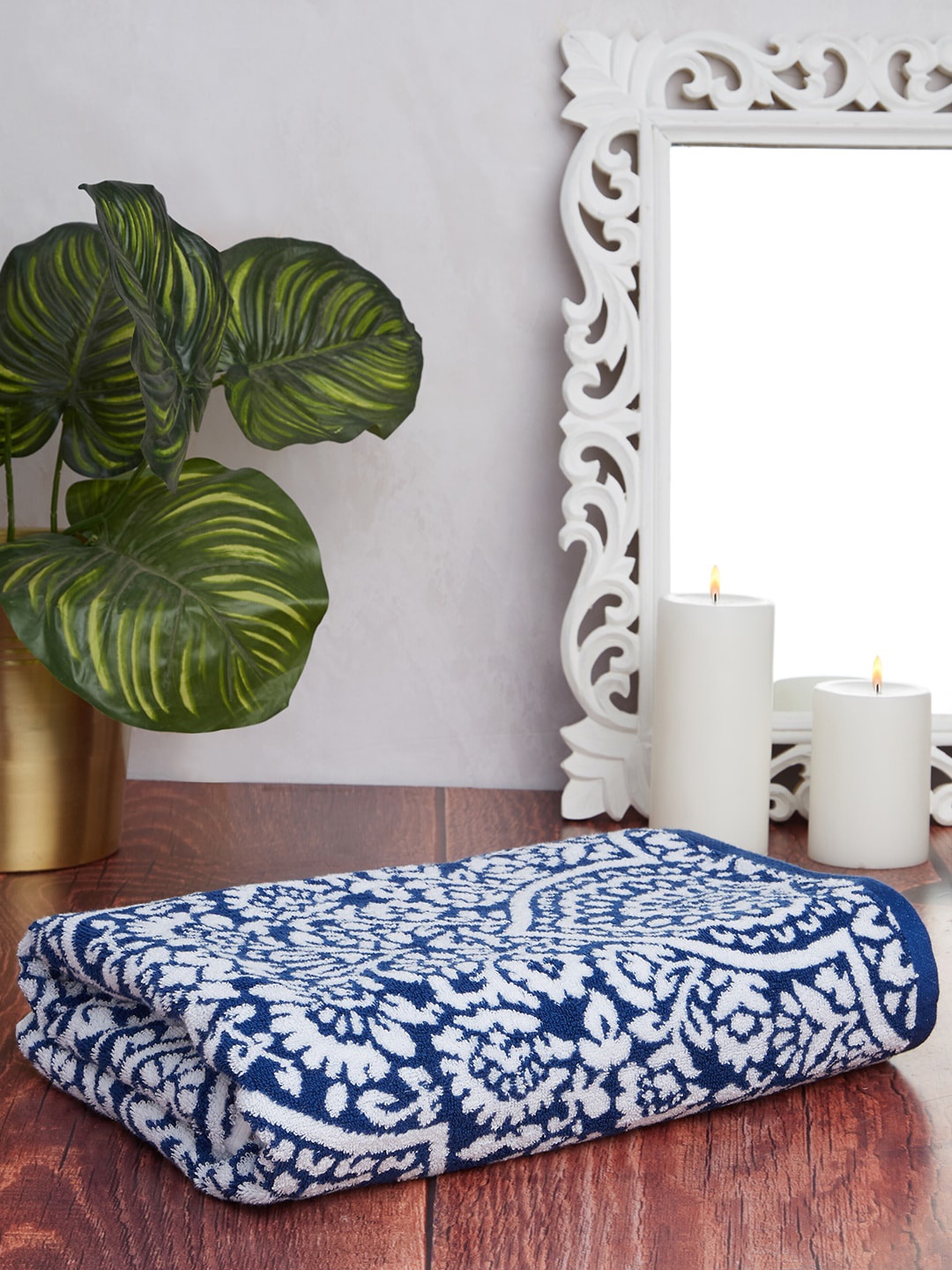 

SPACES Blue & White Printed Pure Cotton 580 GSM Bath Towel