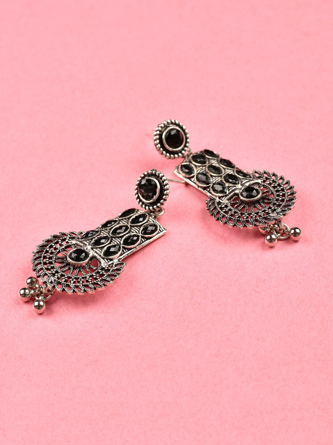 

Indi INSIDE Silver-Toned & Black Floral Drop Earrings