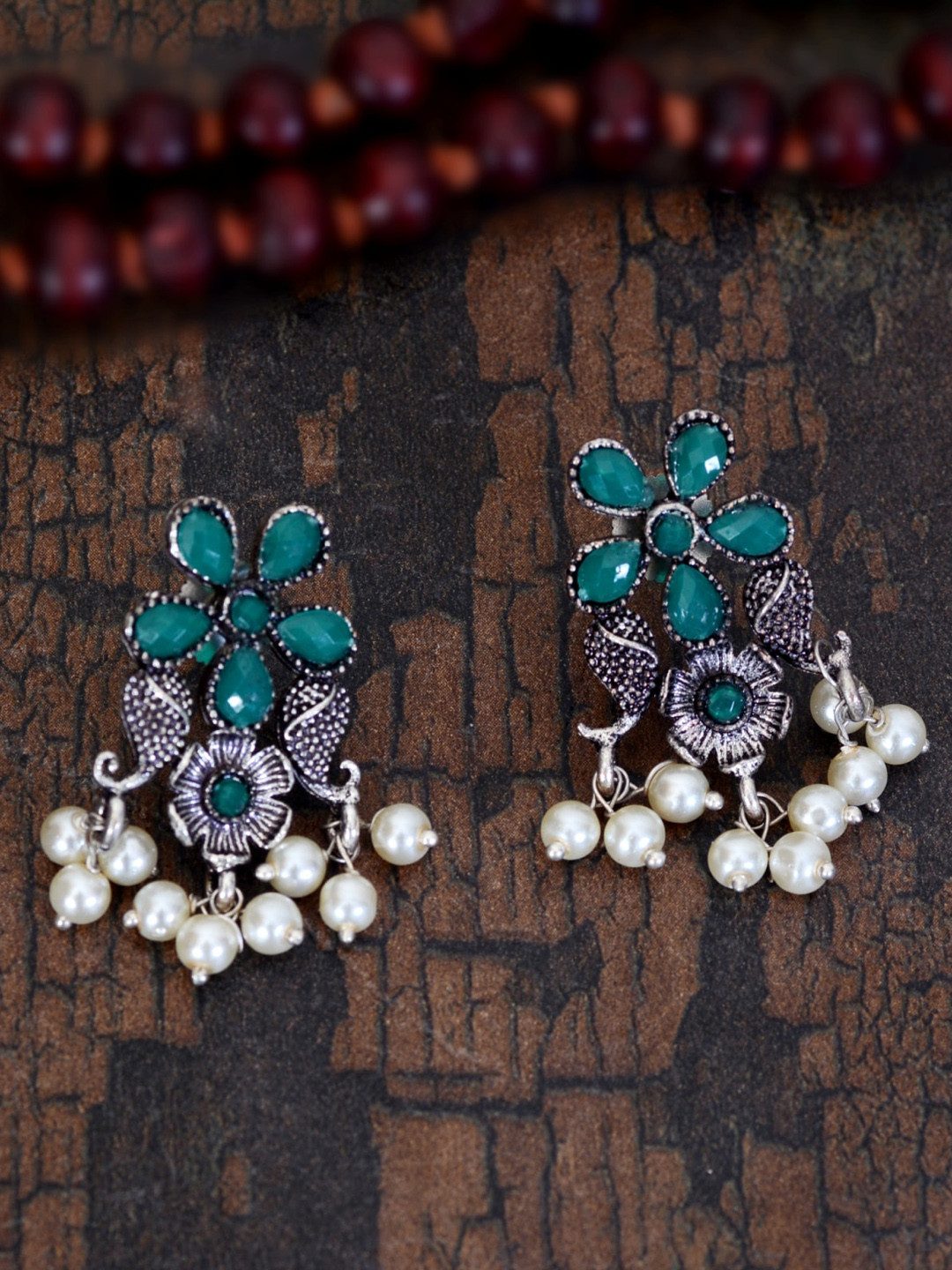

Indi INSIDE Silver Plated Oxidised Green Floral Studs Earrings