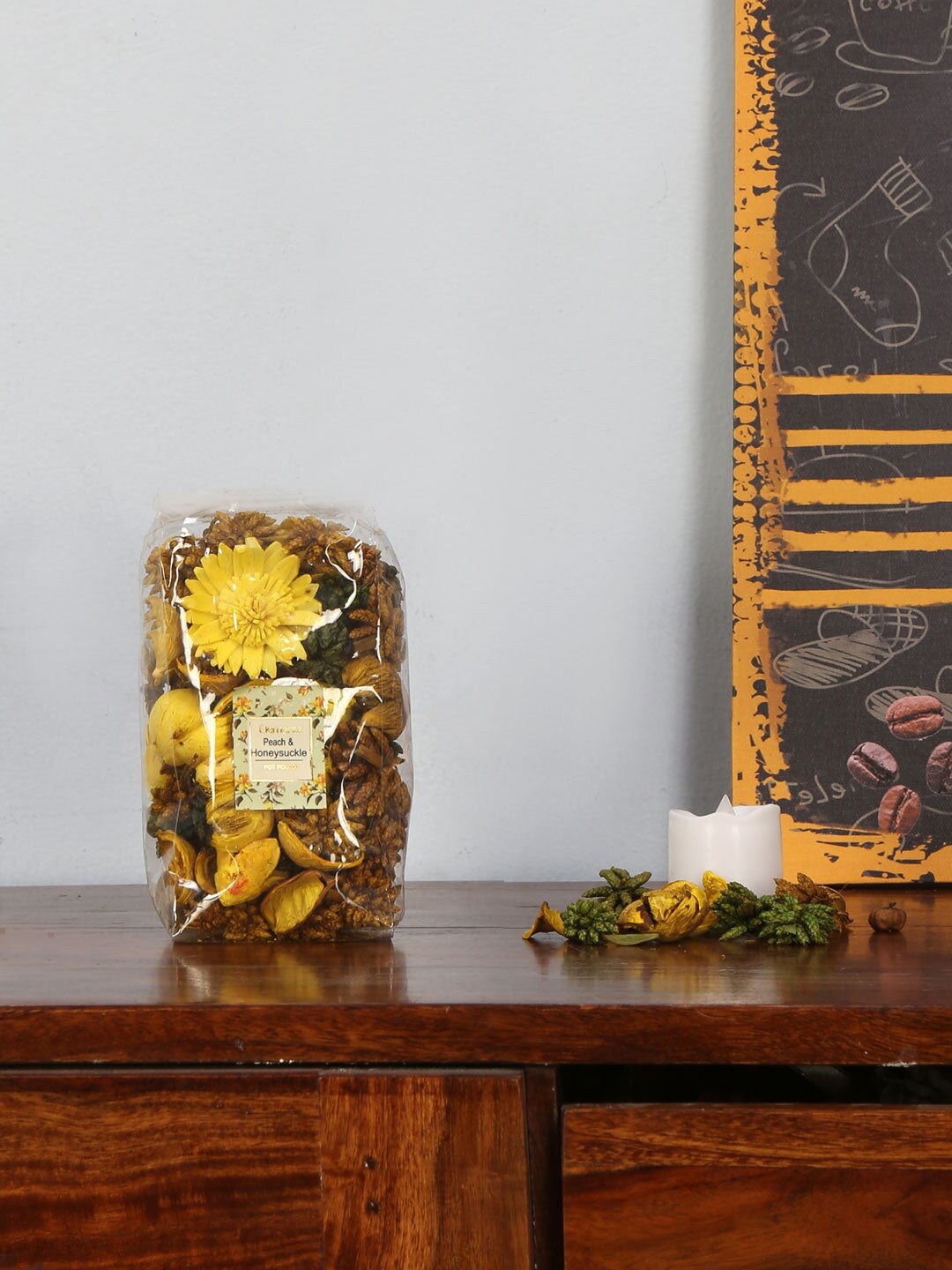 

Athome by Nilkamal Yellow Peach & Honeysuckle Pouch Potpourrie