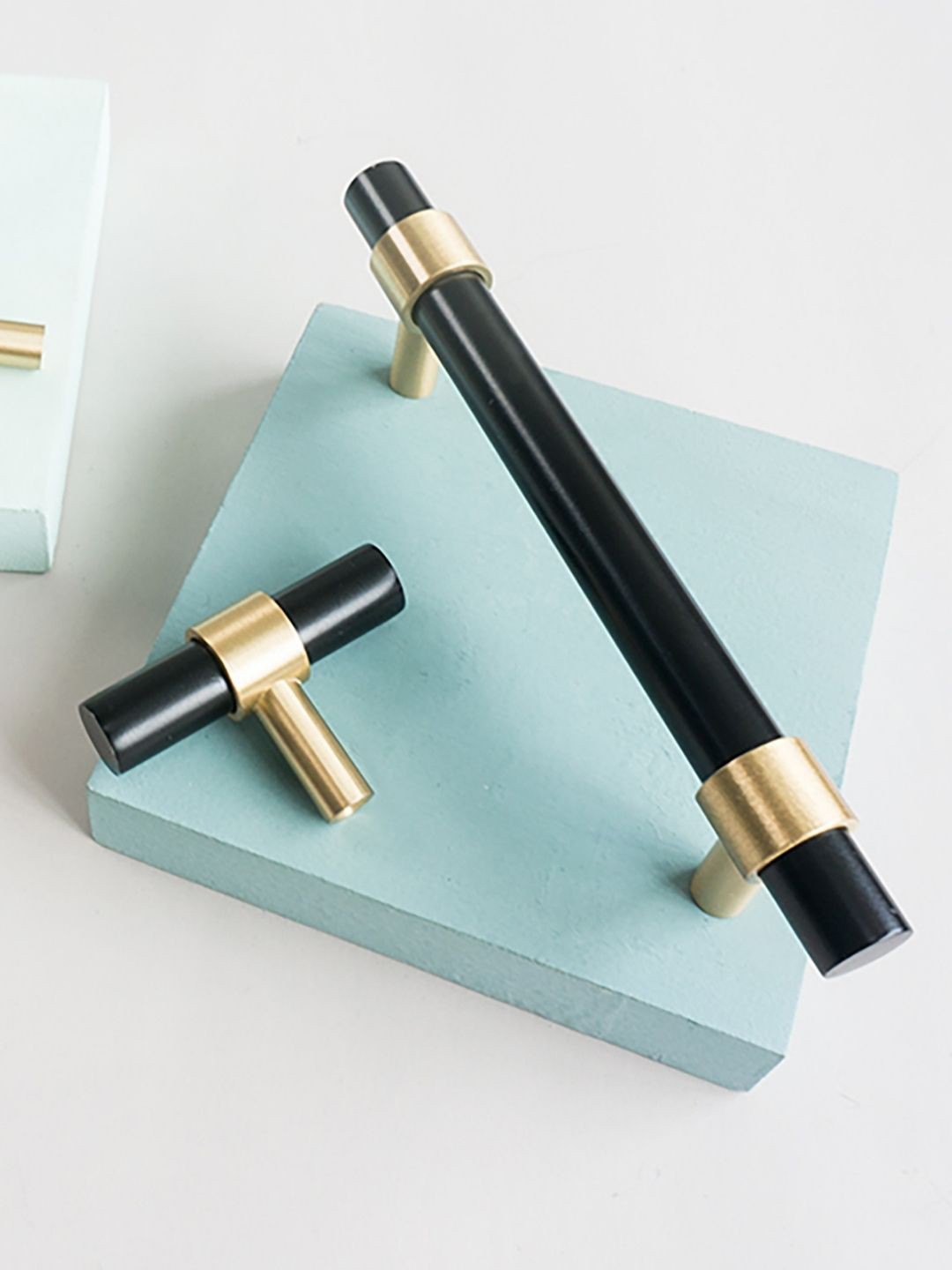 

MANTARA Black & Gold-Toned Solid Brass Door Knob