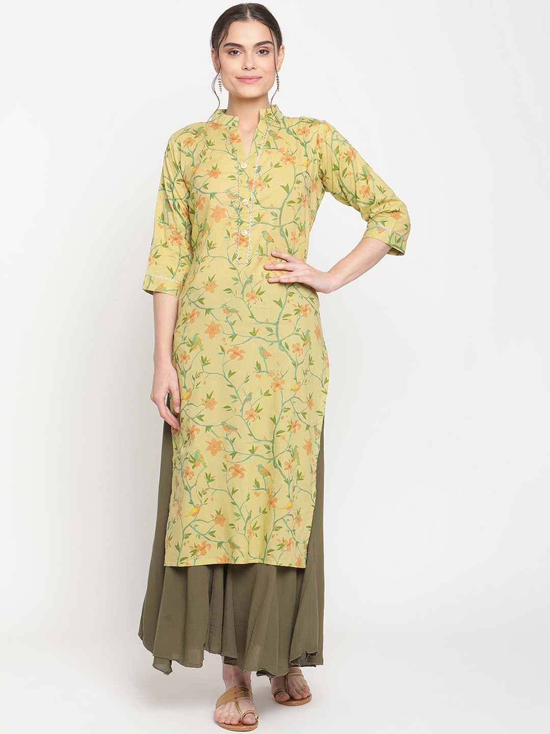 

TAG 7 Women Green Floral Printed Kurta with Palazzos