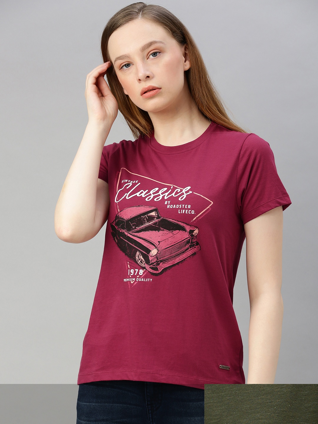 

Roadster Women Olive Green & Burgundy Pack Of 2 Solid & Printed Regular Fit T-shirts