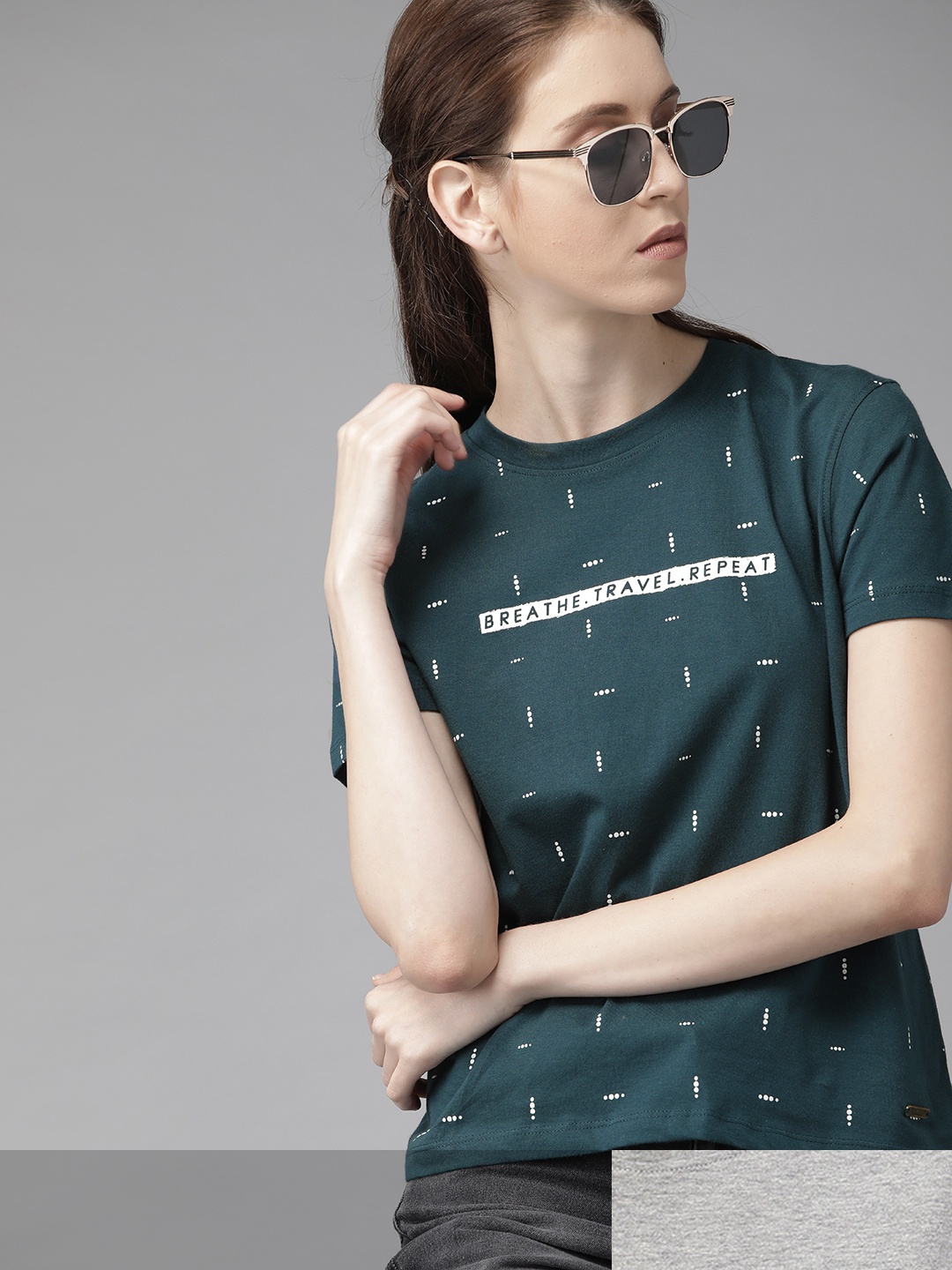 

Roadster Women Grey Melange & Teal Green Pack Of 2 Solid & Printed Round Neck T-shirts