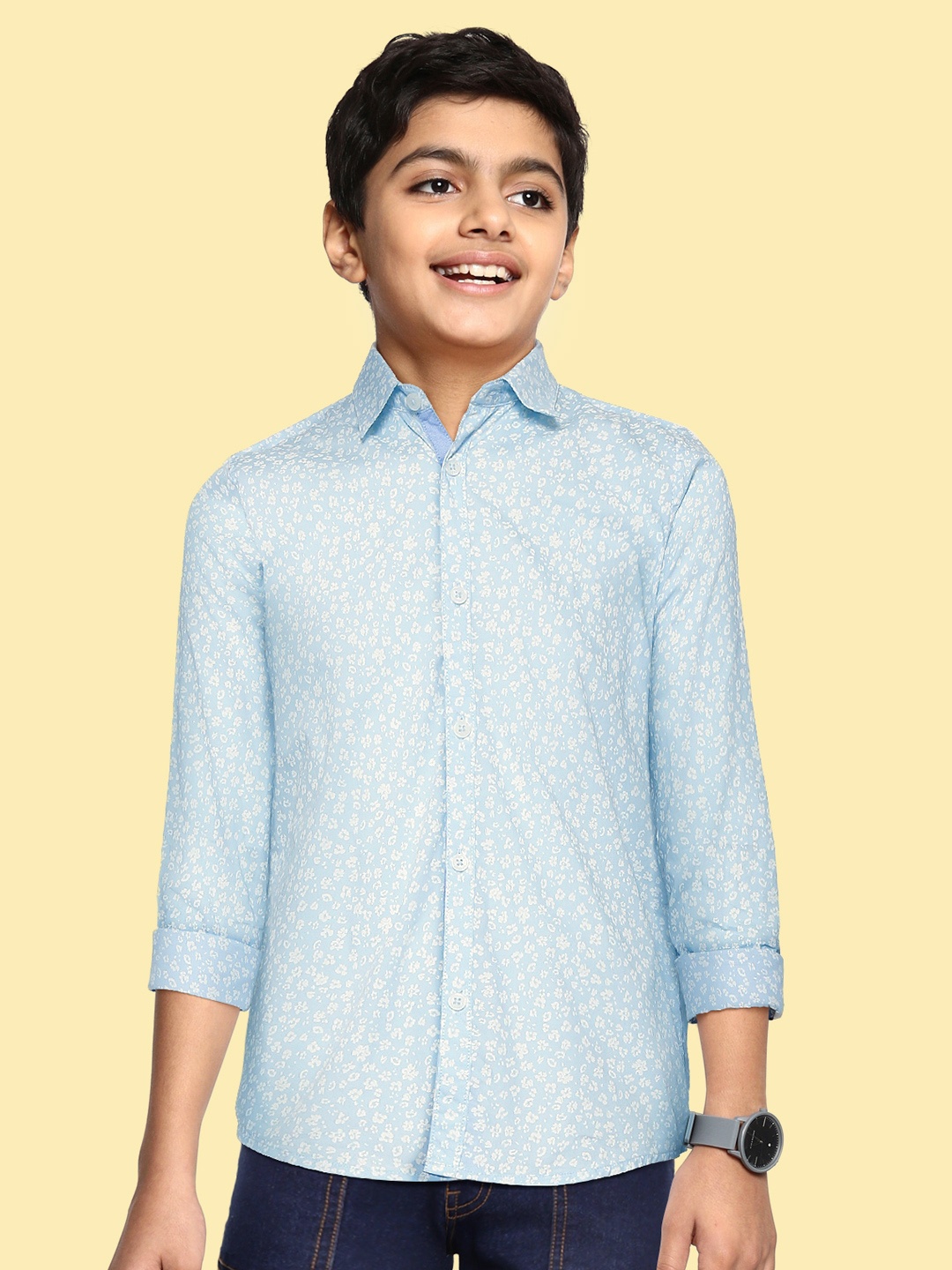 

Indian Terrain Boys Blue & White Ditsy Floral Printed Cotton Casual Shirt