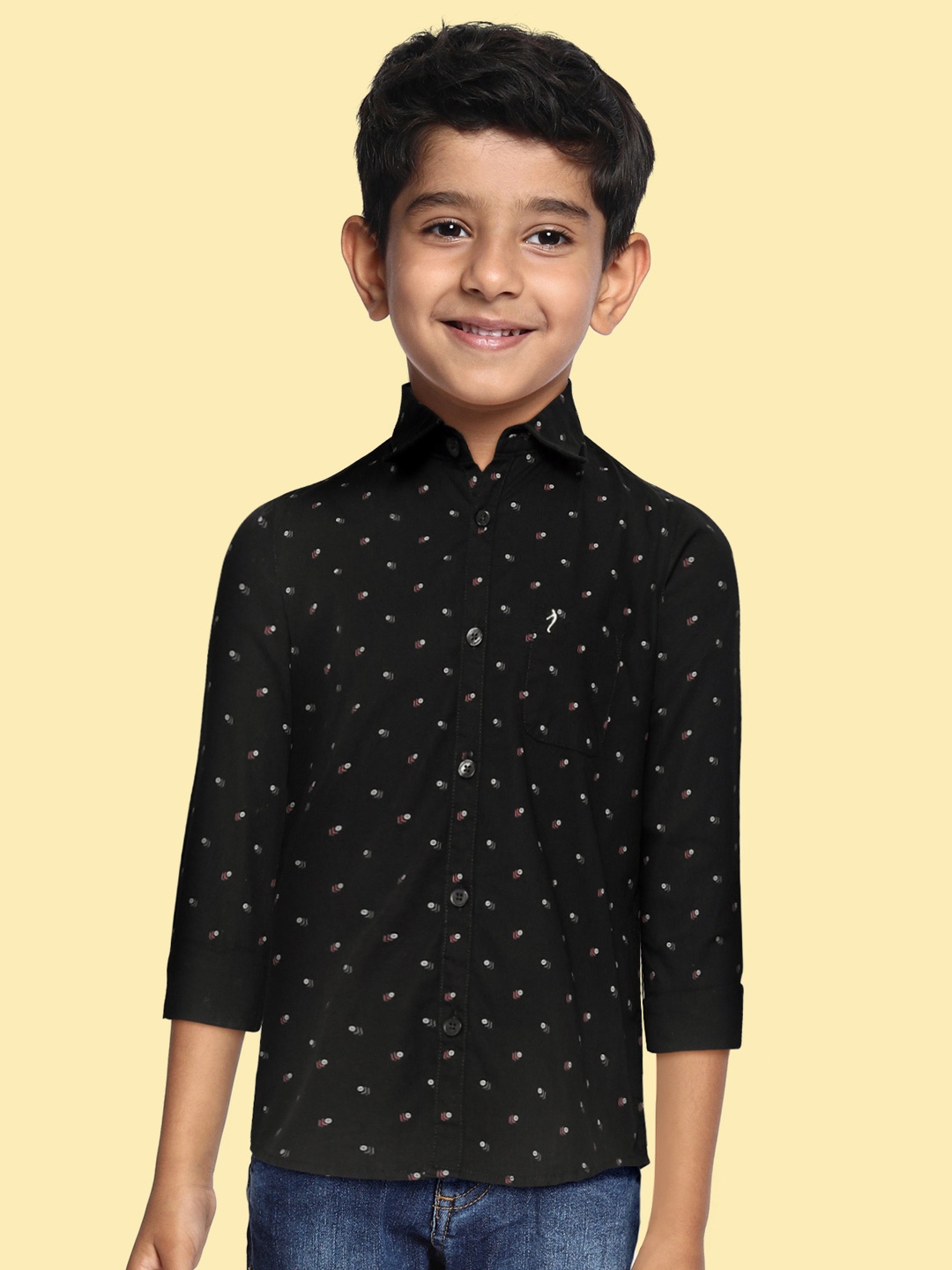 

Indian Terrain Boys Black & White Printed Pure Cotton Casual Shirt