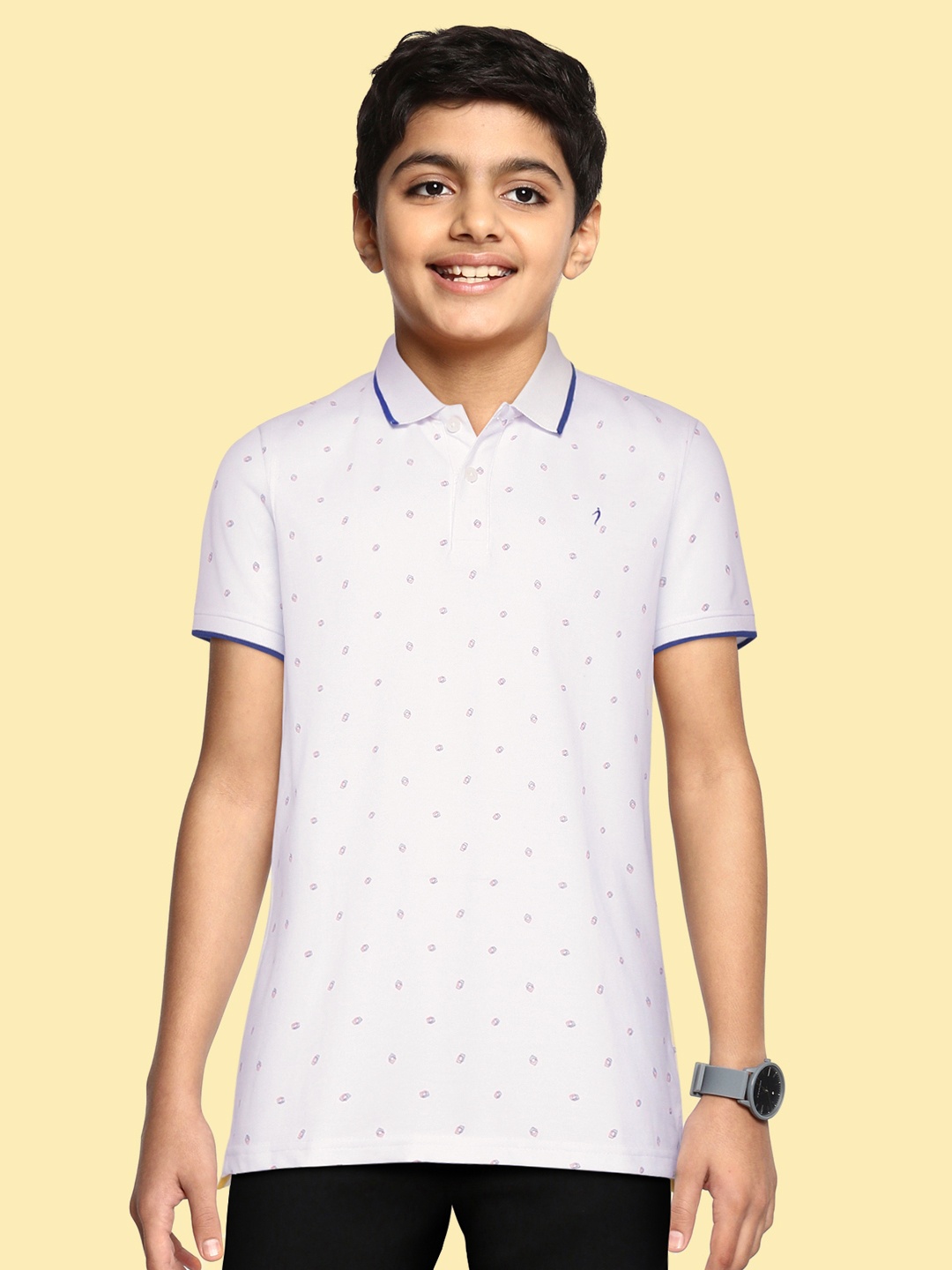 

Indian Terrain Boys White & Red Printed Polo Collar Anti Static T-shirt