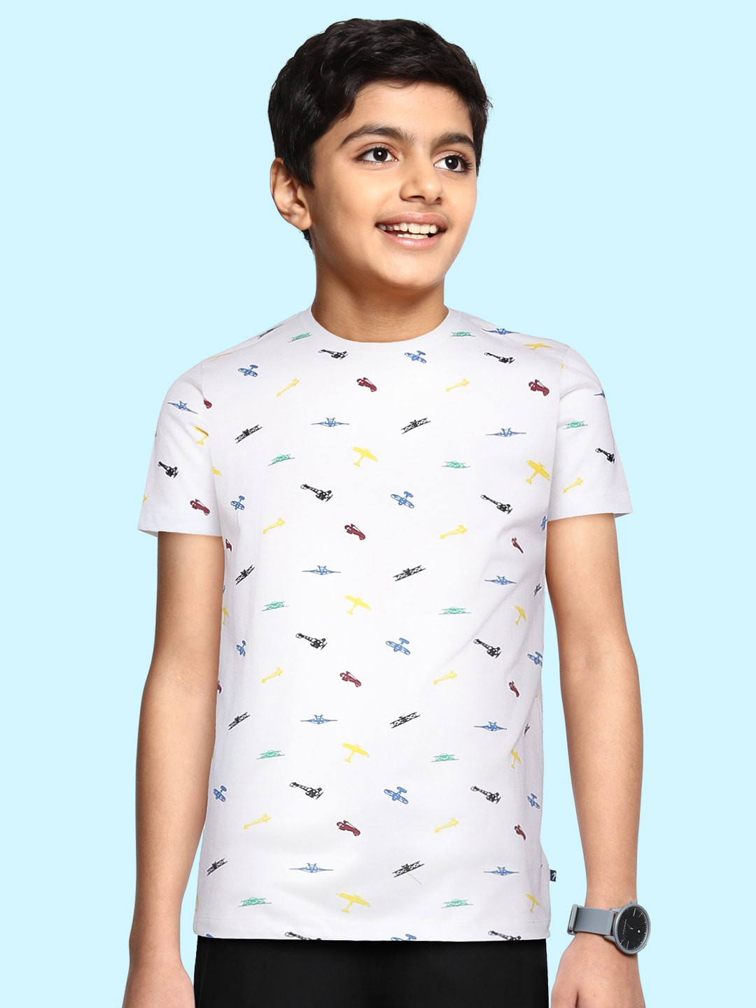 

Indian Terrain Boys White & Black Printed Pure Cotton T-shirt