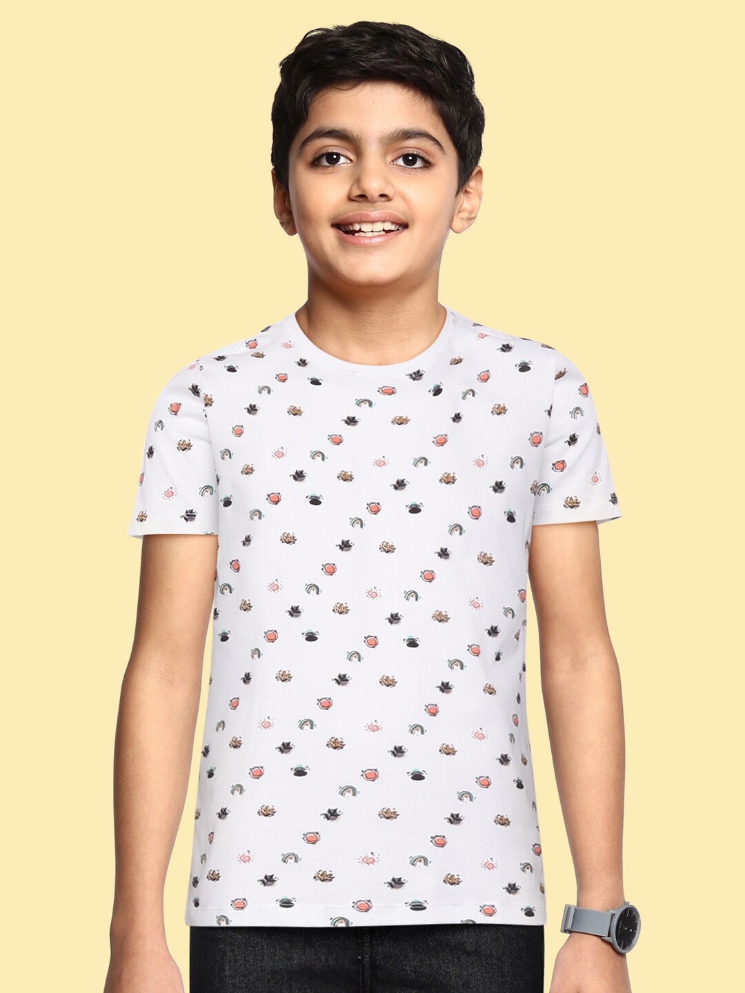 

Indian Terrain Boys White & Black Printed Pure Cotton T-shirt