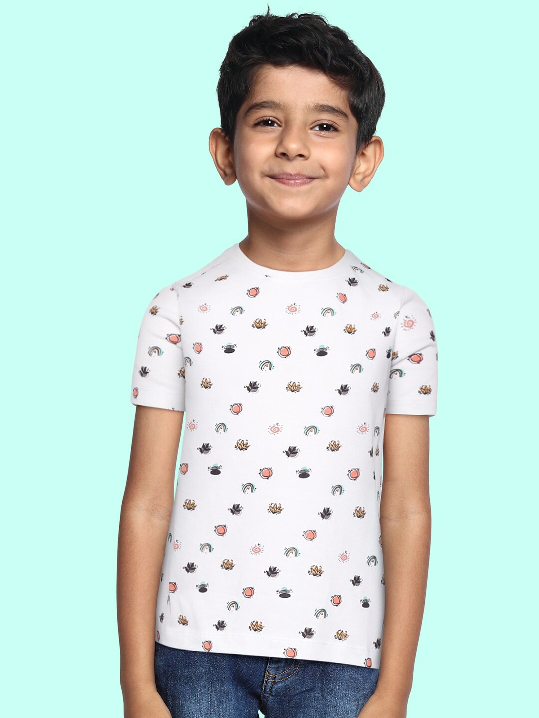 

Indian Terrain Boys White & Black Printed Pure Cotton T-shirt
